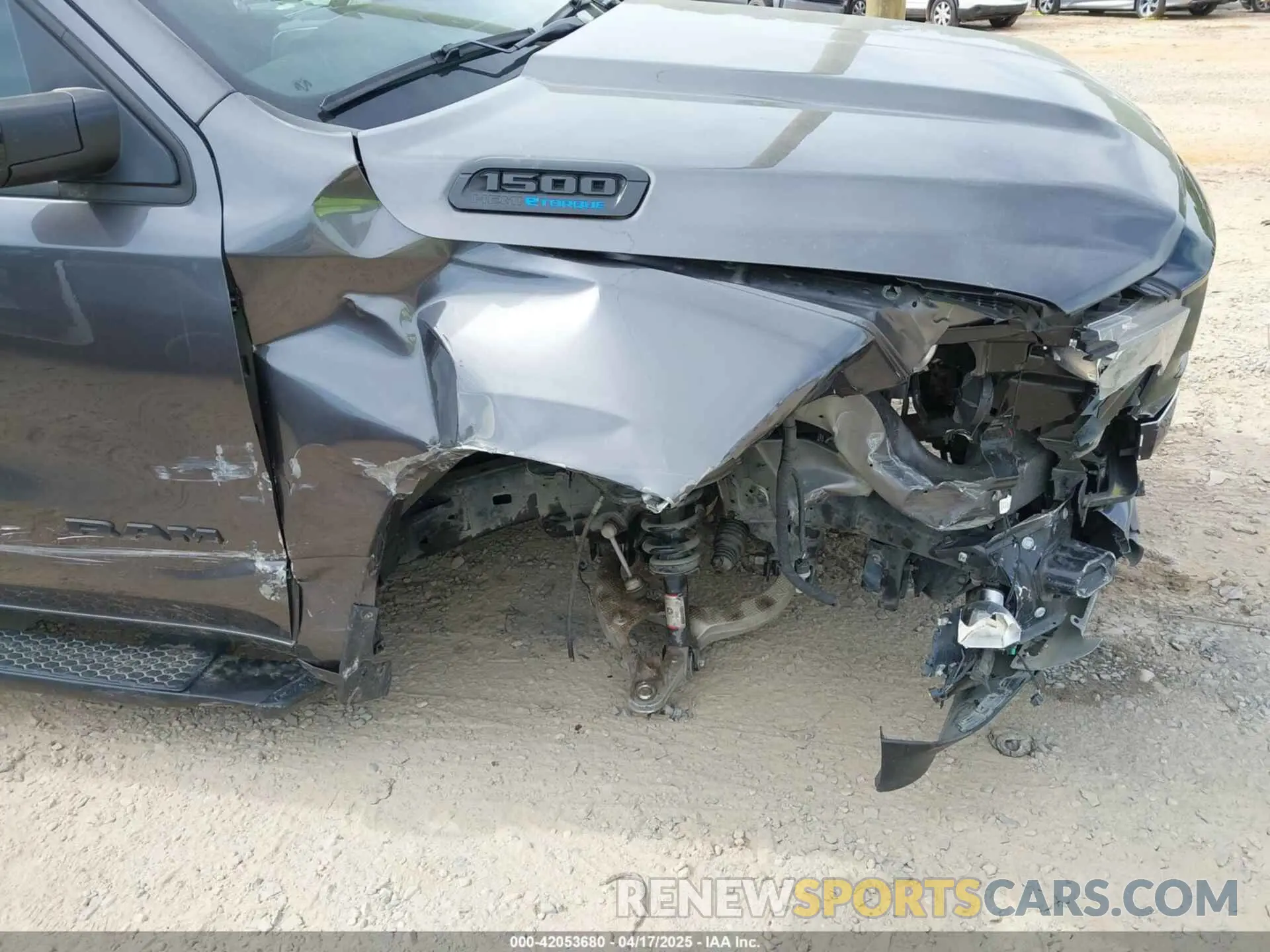 17 Photograph of a damaged car 1C6SRFFT1RN125616 RAM 1500 2024