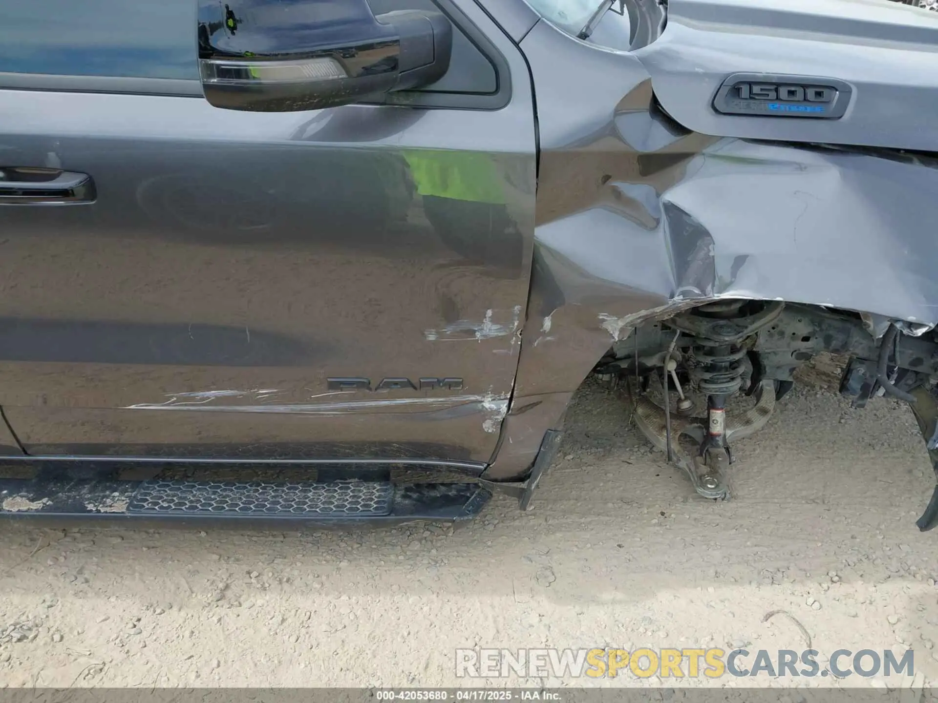 18 Photograph of a damaged car 1C6SRFFT1RN125616 RAM 1500 2024