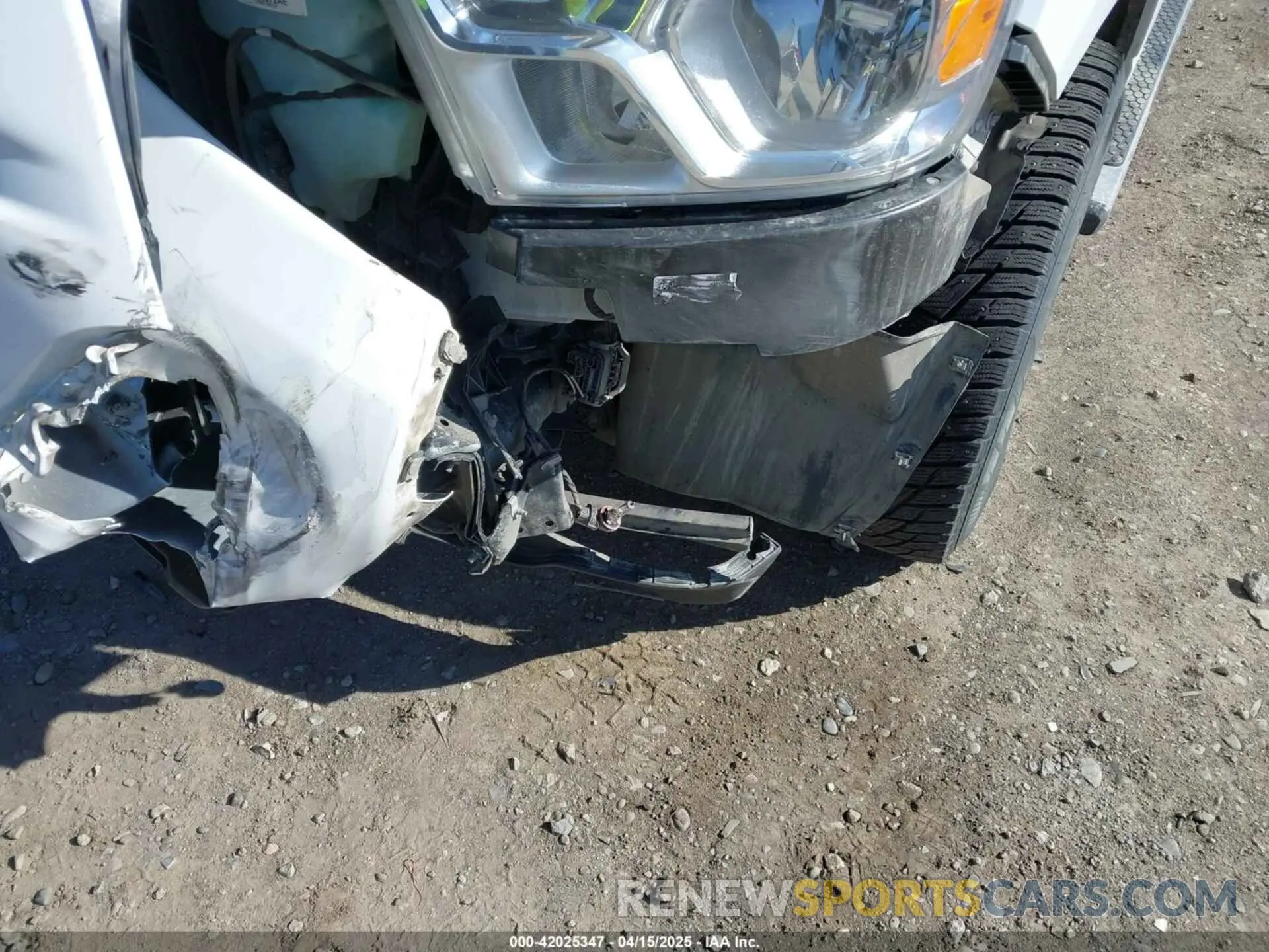20 Photograph of a damaged car 1C6SRFFT2RN119324 RAM 1500 2024