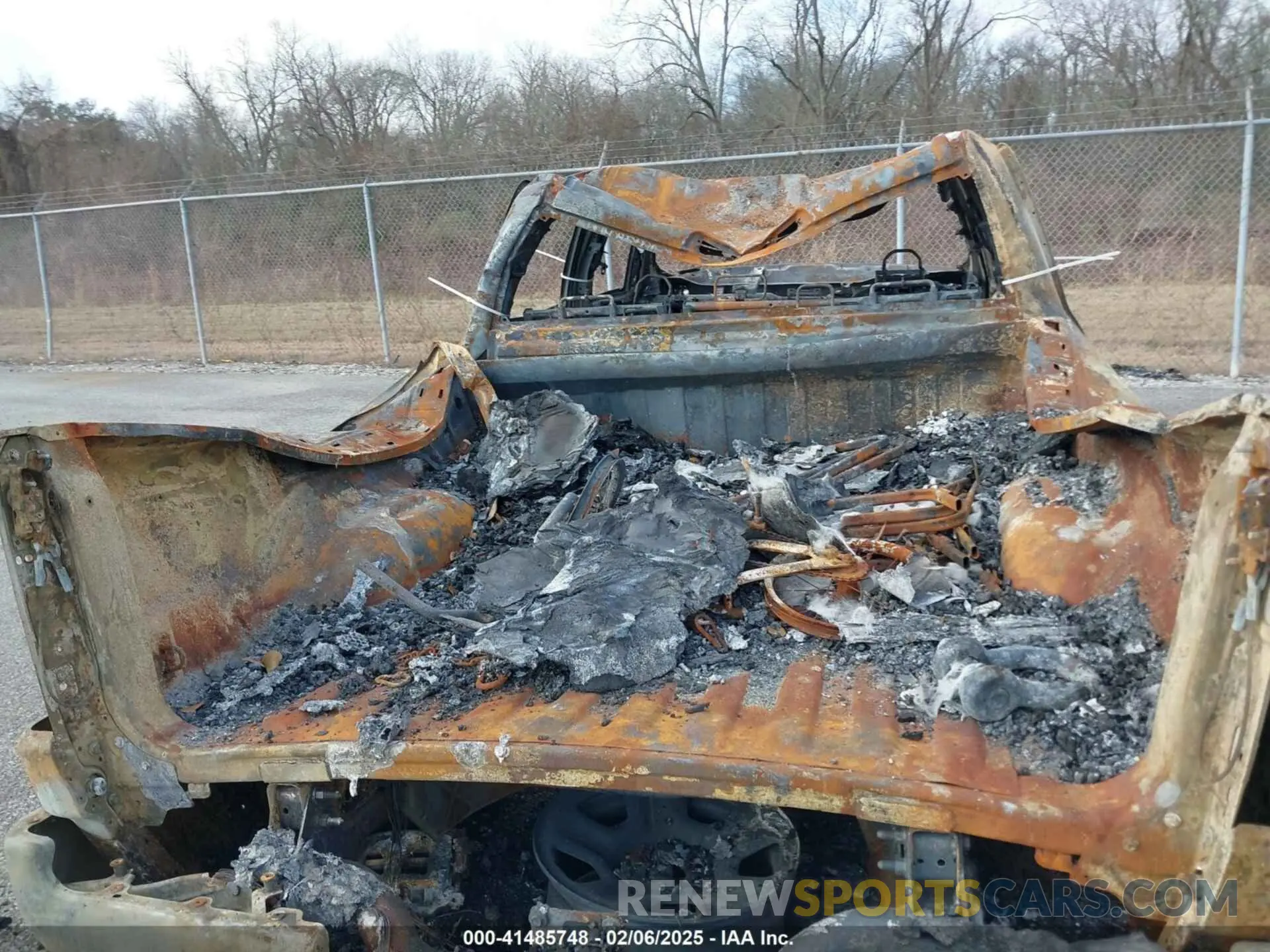 8 Photograph of a damaged car 1C6SRFFT3RN232330 RAM 1500 2024