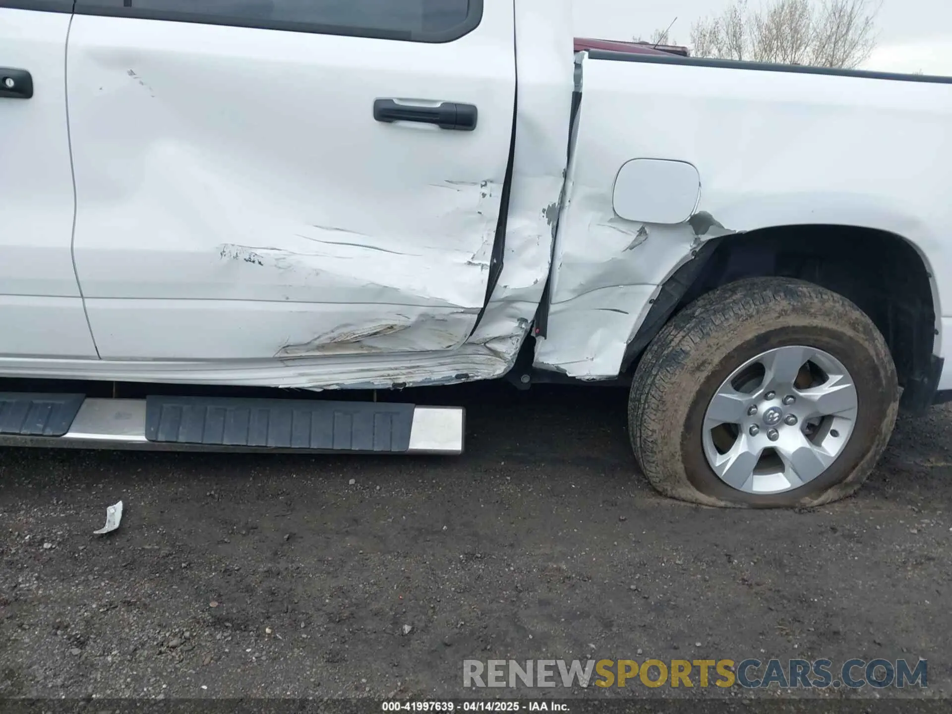 6 Photograph of a damaged car 1C6SRFFT6RN115065 RAM 1500 2024