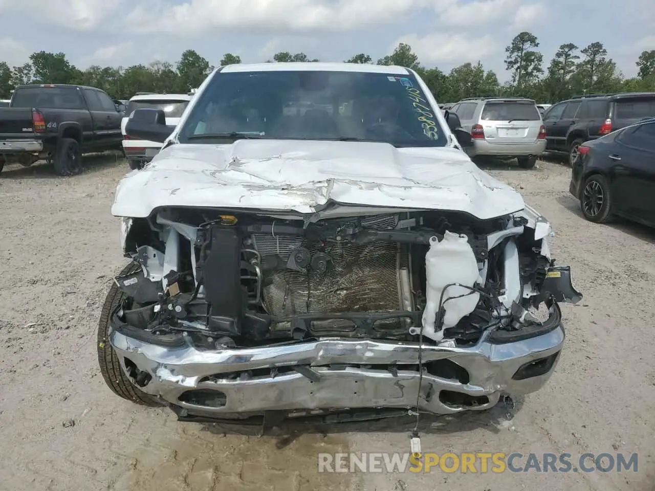 5 Photograph of a damaged car 1C6SRFFT8RN158130 RAM 1500 2024