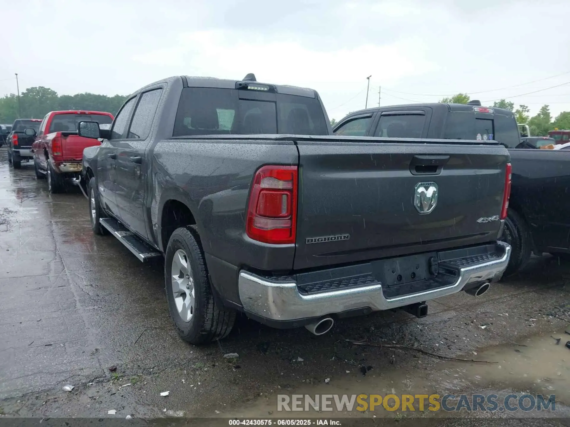 3 Photograph of a damaged car 1C6SRFFT8RN165305 RAM 1500 2024