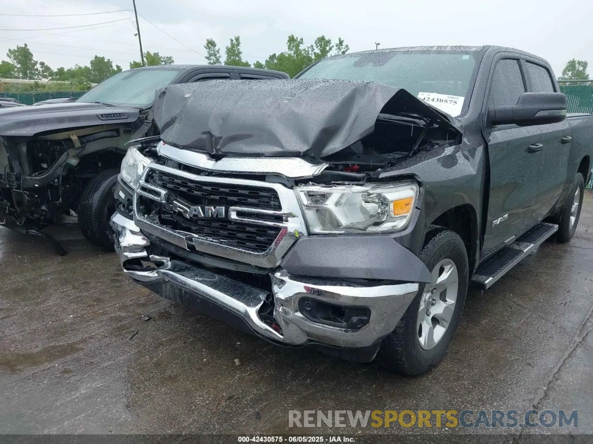6 Photograph of a damaged car 1C6SRFFT8RN165305 RAM 1500 2024