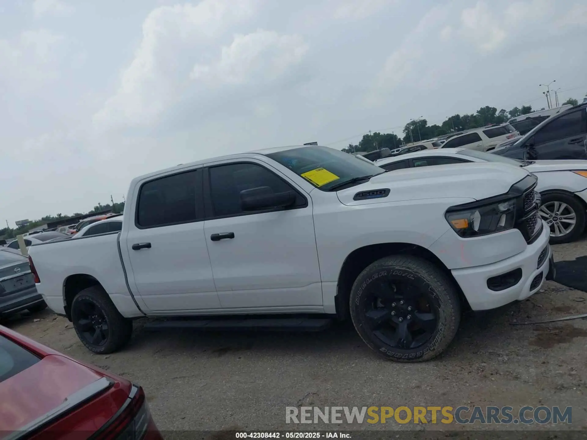 13 Photograph of a damaged car 1C6SRFGT2RN145307 RAM 1500 2024