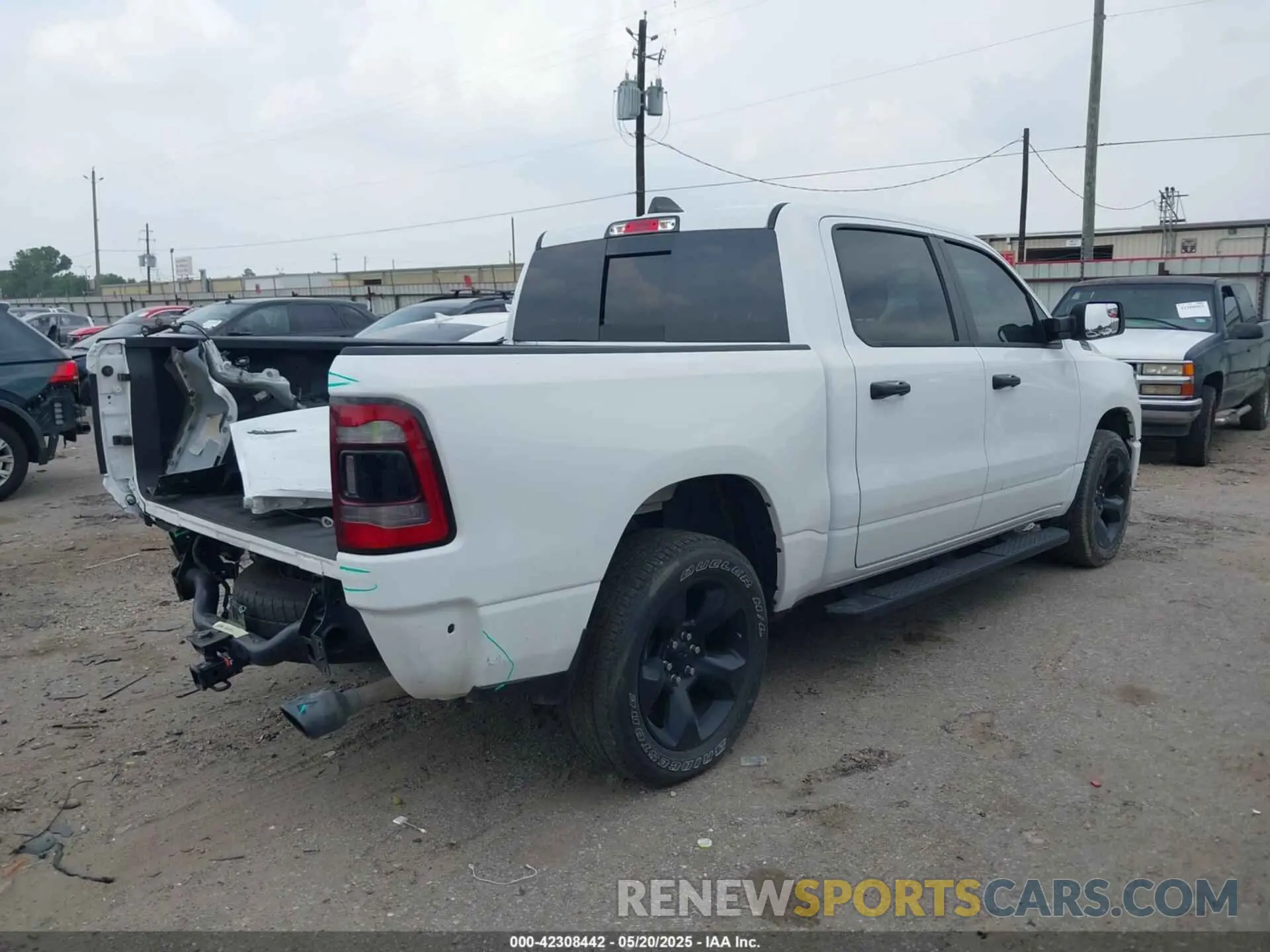 4 Photograph of a damaged car 1C6SRFGT2RN145307 RAM 1500 2024