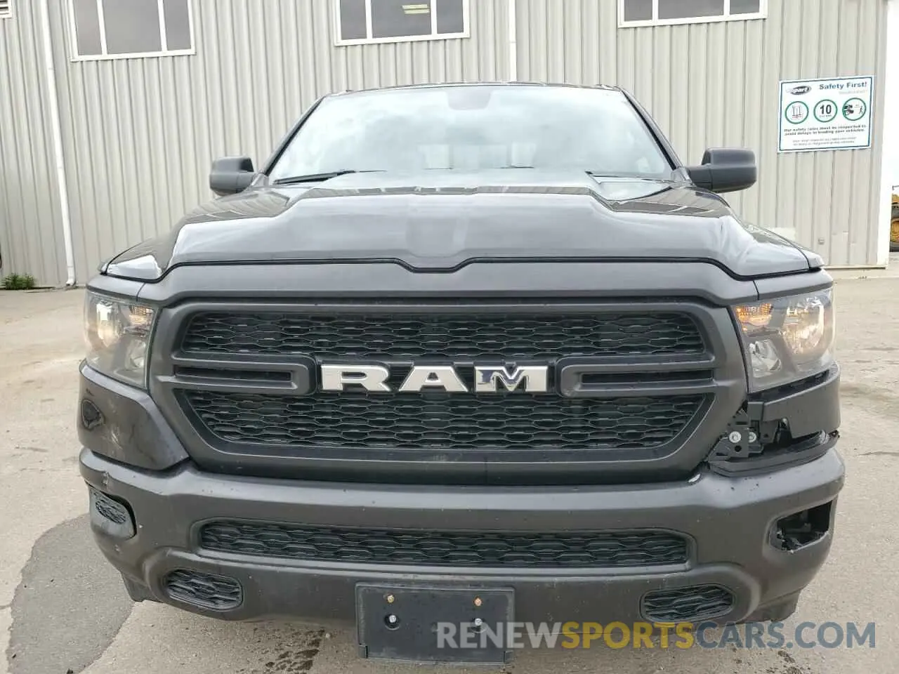 5 Photograph of a damaged car 1C6SRFGT8RN212220 RAM 1500 2024