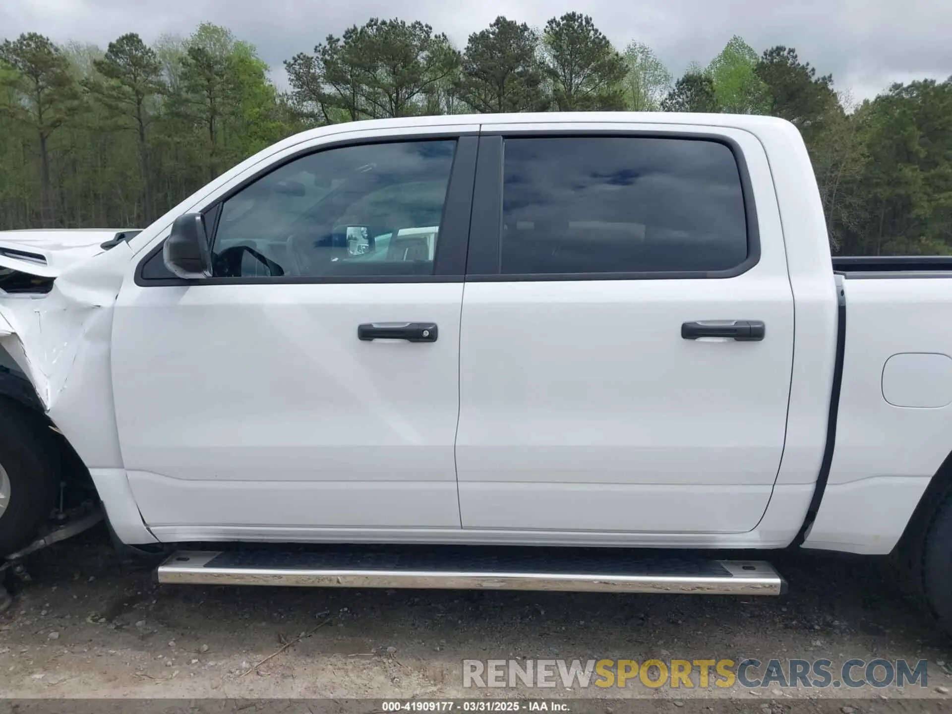 14 Photograph of a damaged car 1C6SRFGTXRN173260 RAM 1500 2024
