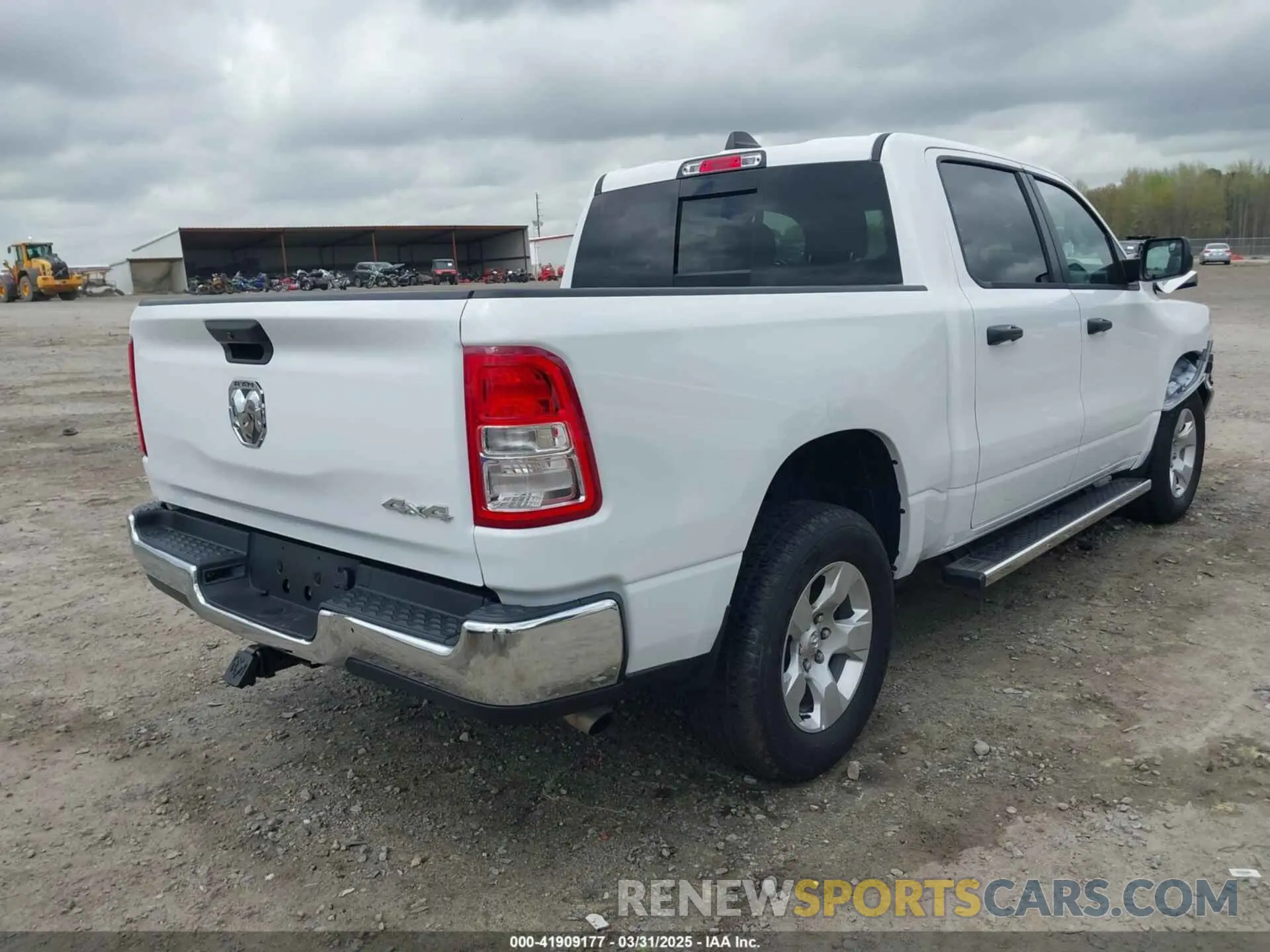 4 Photograph of a damaged car 1C6SRFGTXRN173260 RAM 1500 2024