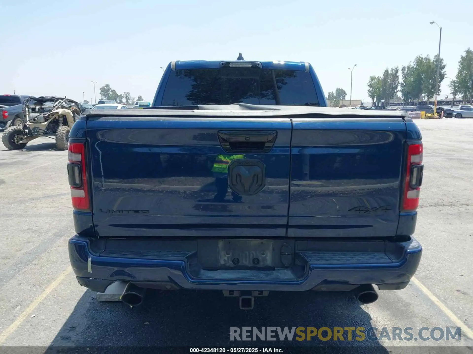 16 Photograph of a damaged car 1C6SRFHT0RN162816 RAM 1500 2024