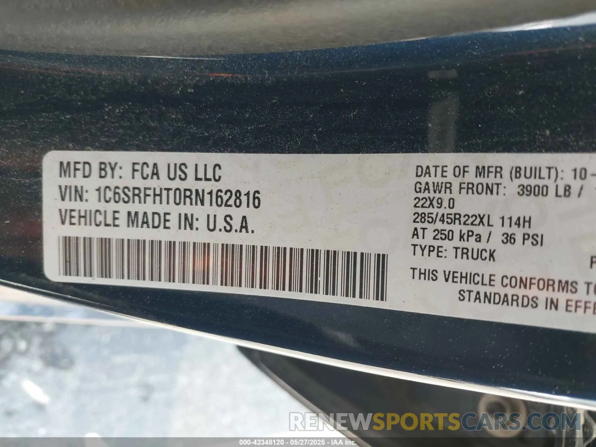 9 Photograph of a damaged car 1C6SRFHT0RN162816 RAM 1500 2024
