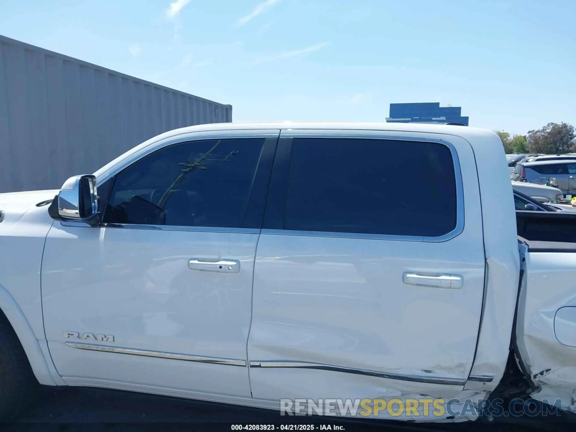 15 Photograph of a damaged car 1C6SRFHT1RN209318 RAM 1500 2024