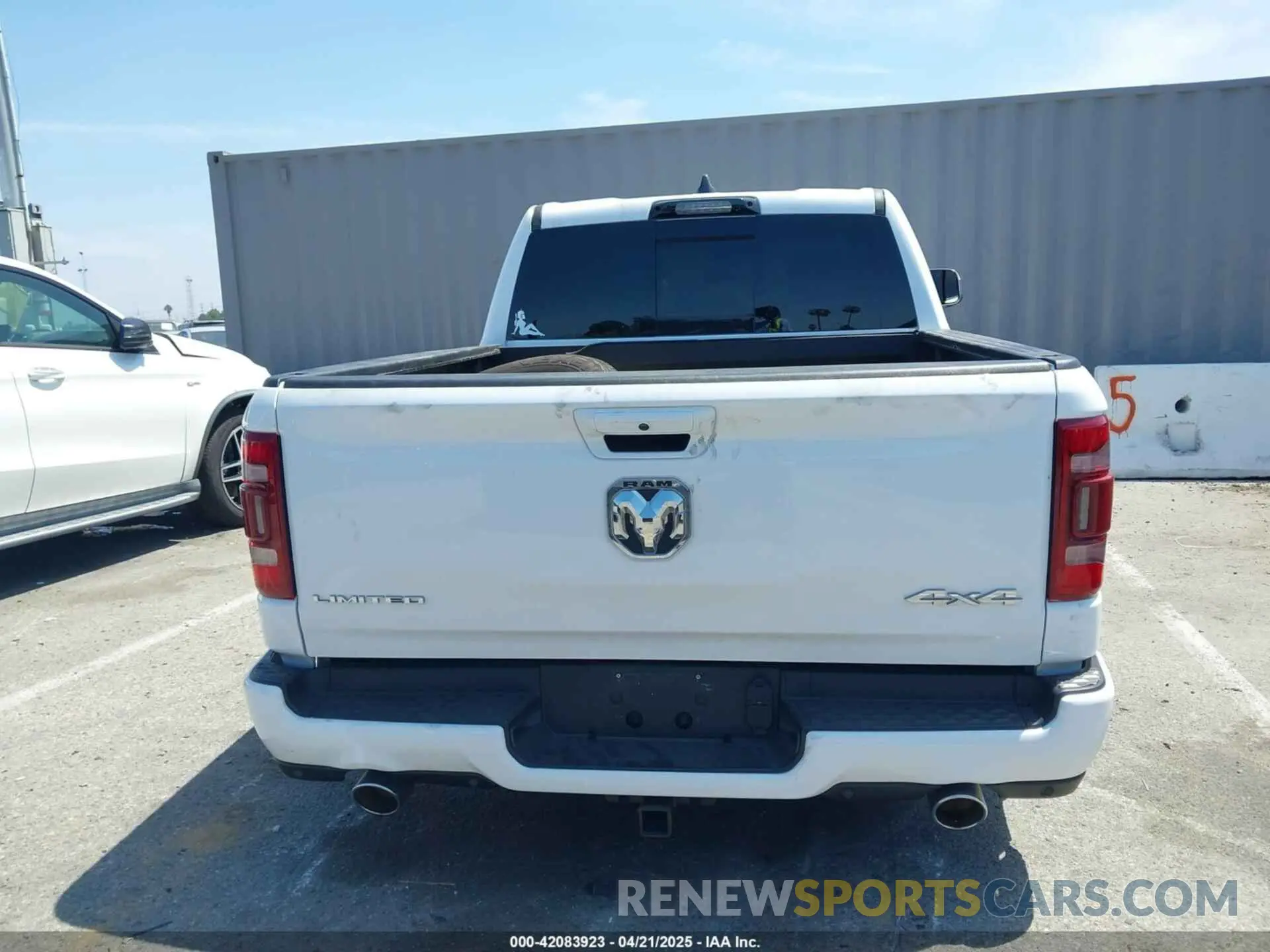 17 Photograph of a damaged car 1C6SRFHT1RN209318 RAM 1500 2024