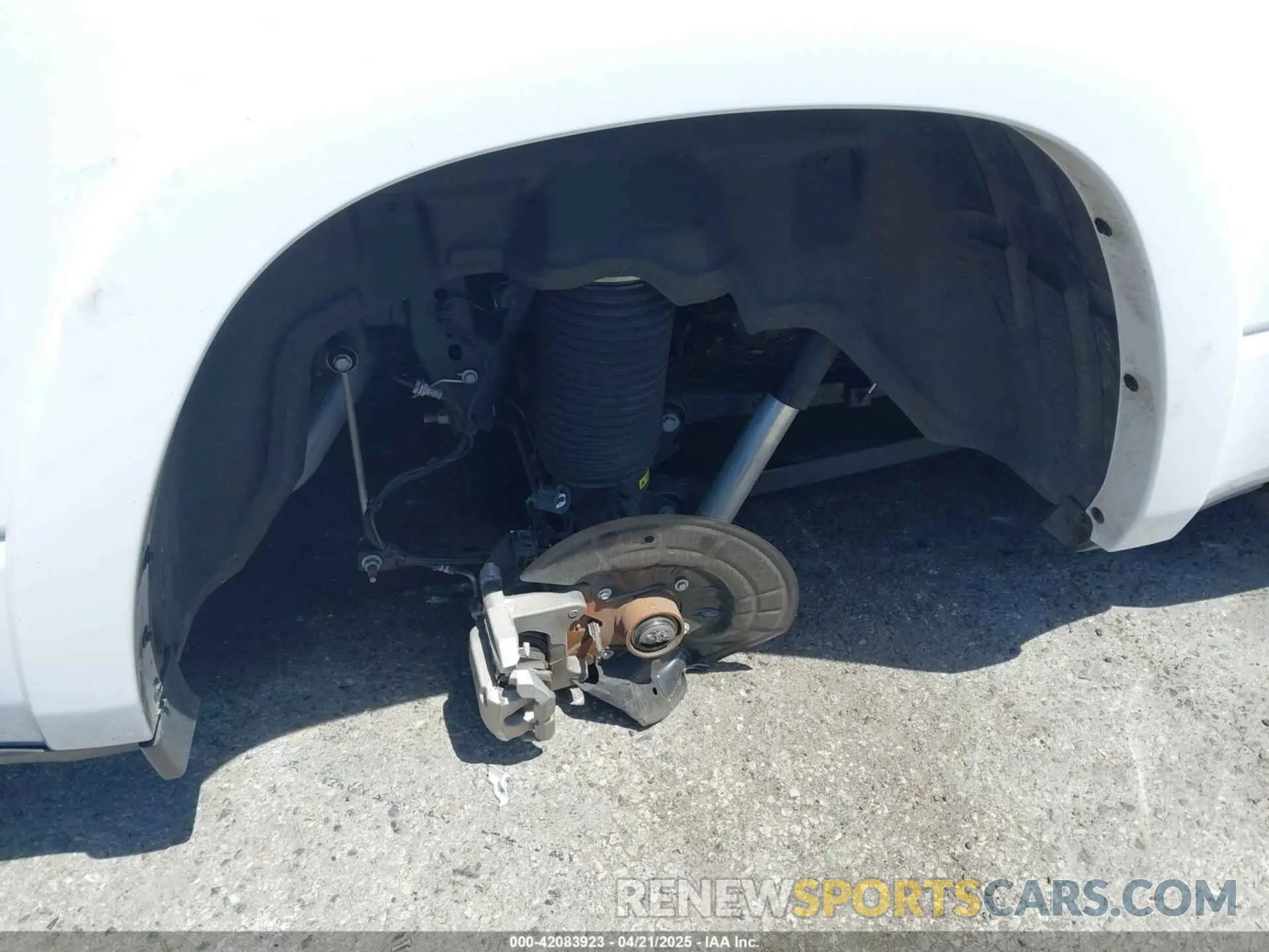 18 Photograph of a damaged car 1C6SRFHT1RN209318 RAM 1500 2024