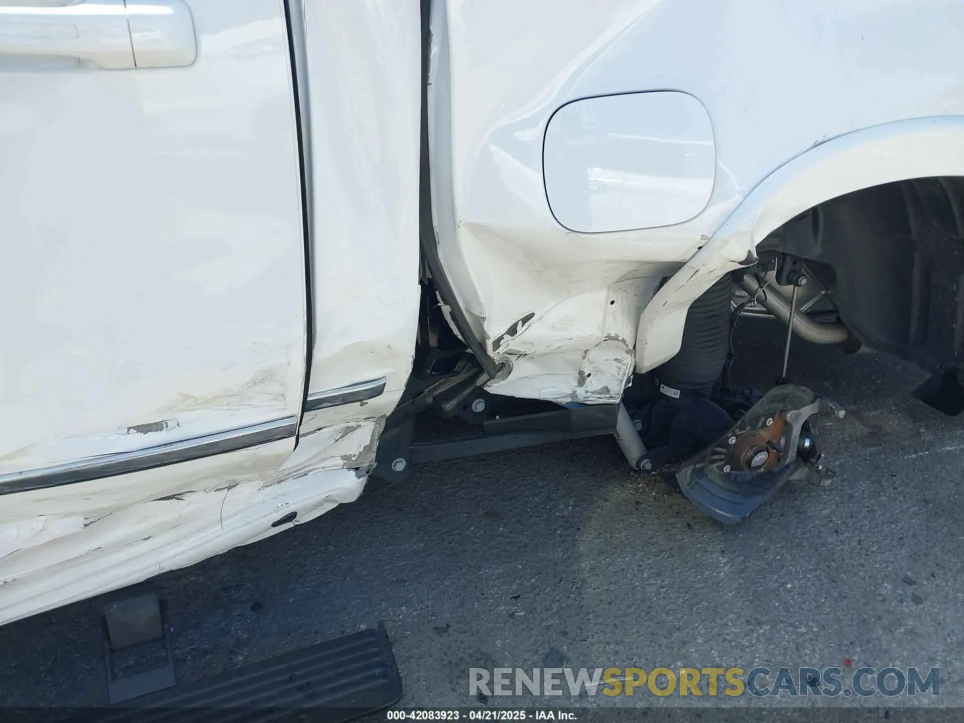 6 Photograph of a damaged car 1C6SRFHT1RN209318 RAM 1500 2024
