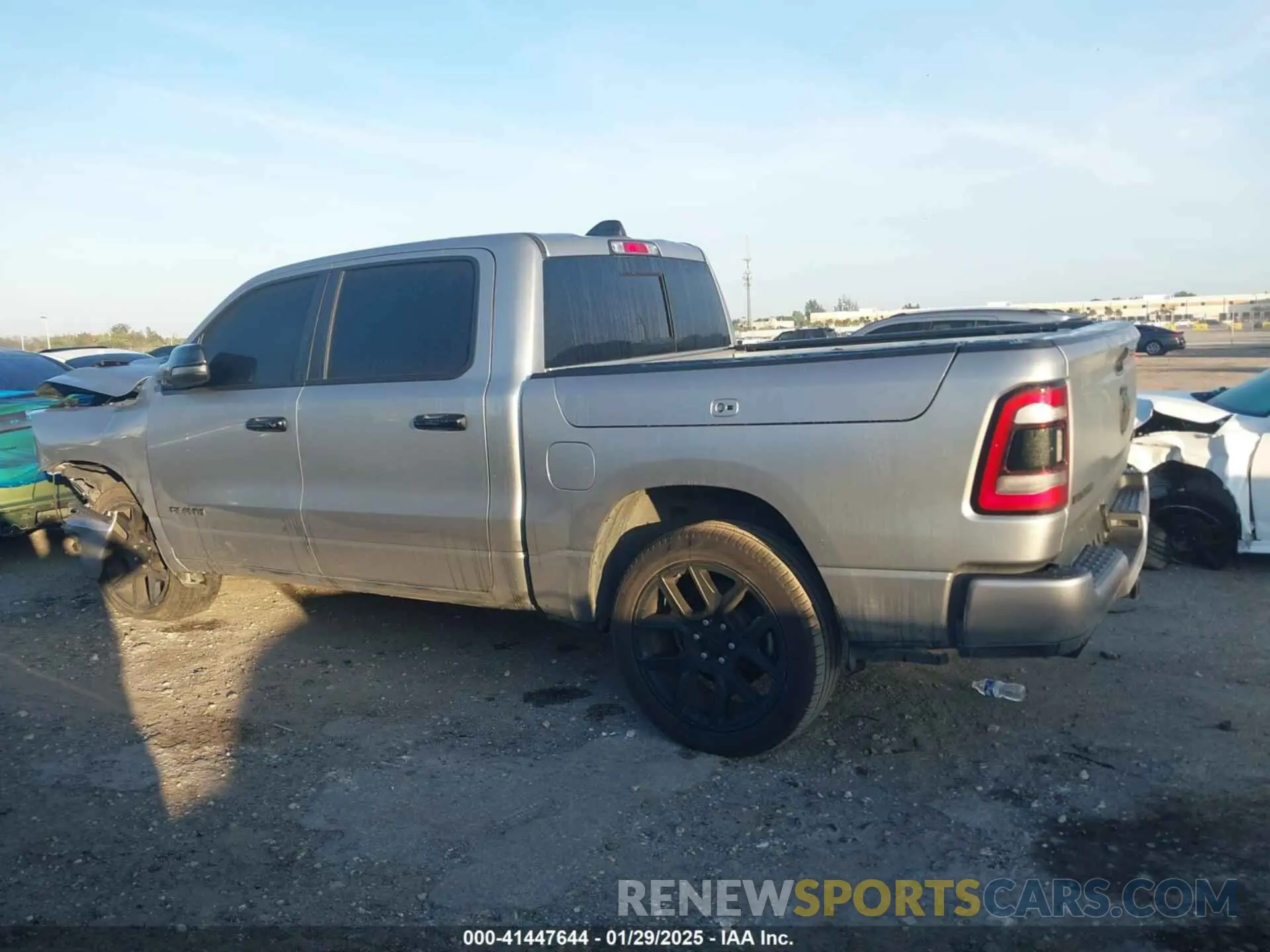 14 Photograph of a damaged car 1C6SRFJT1RN130838 RAM 1500 2024