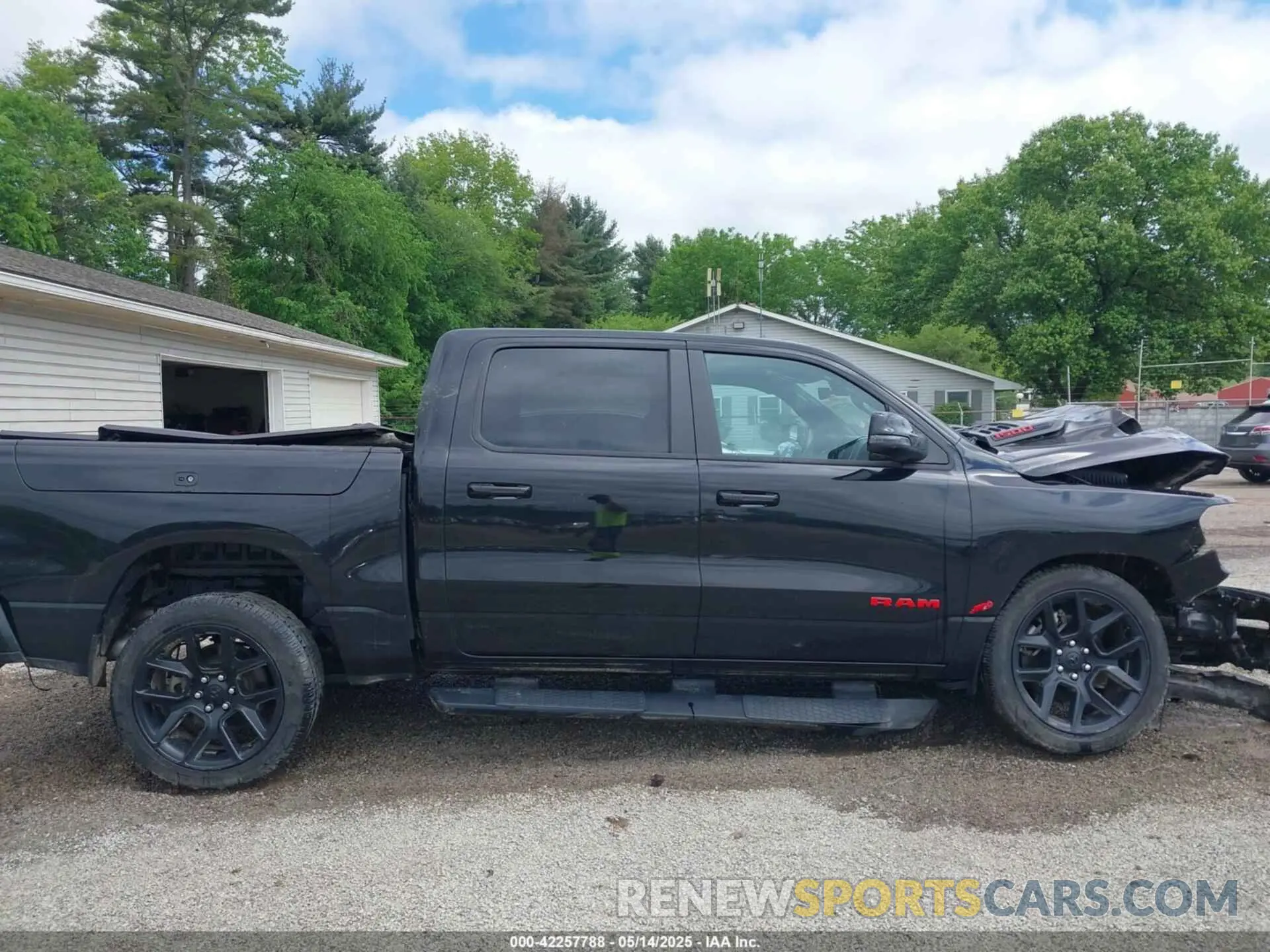 14 Photograph of a damaged car 1C6SRFJT2RN105561 RAM 1500 2024