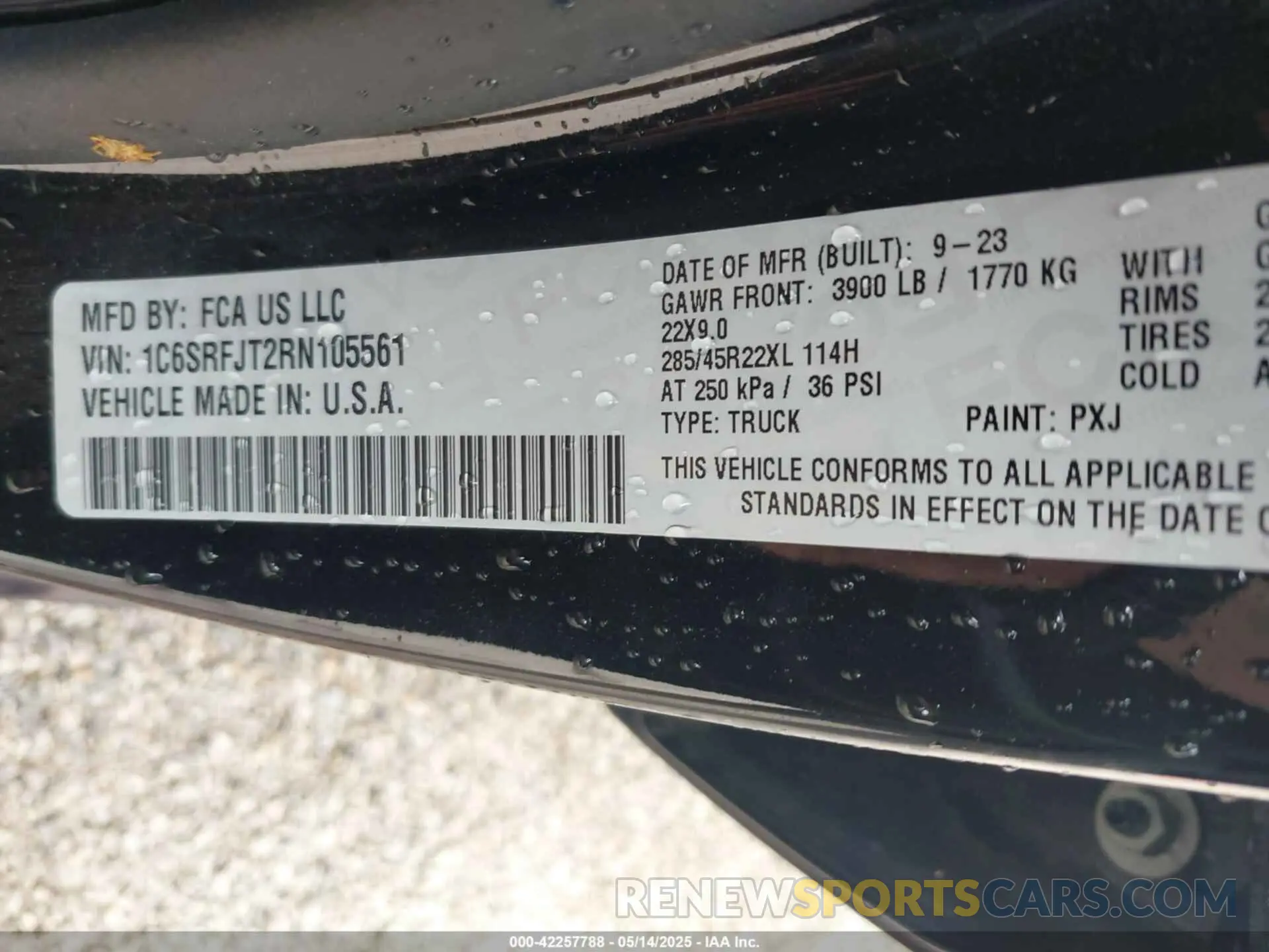9 Photograph of a damaged car 1C6SRFJT2RN105561 RAM 1500 2024