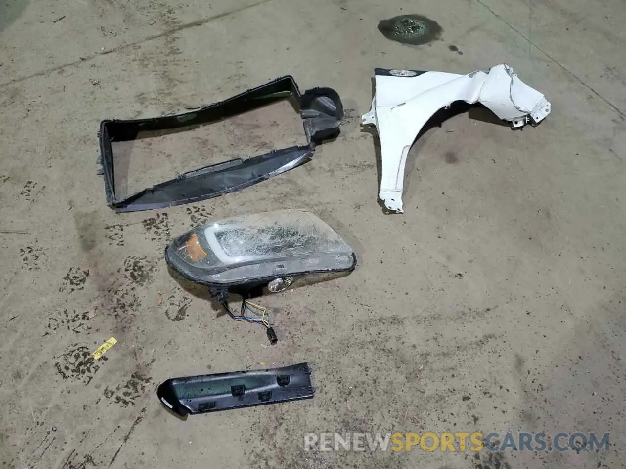 12 Photograph of a damaged car 1C6SRFJT2RN136325 RAM 1500 2024