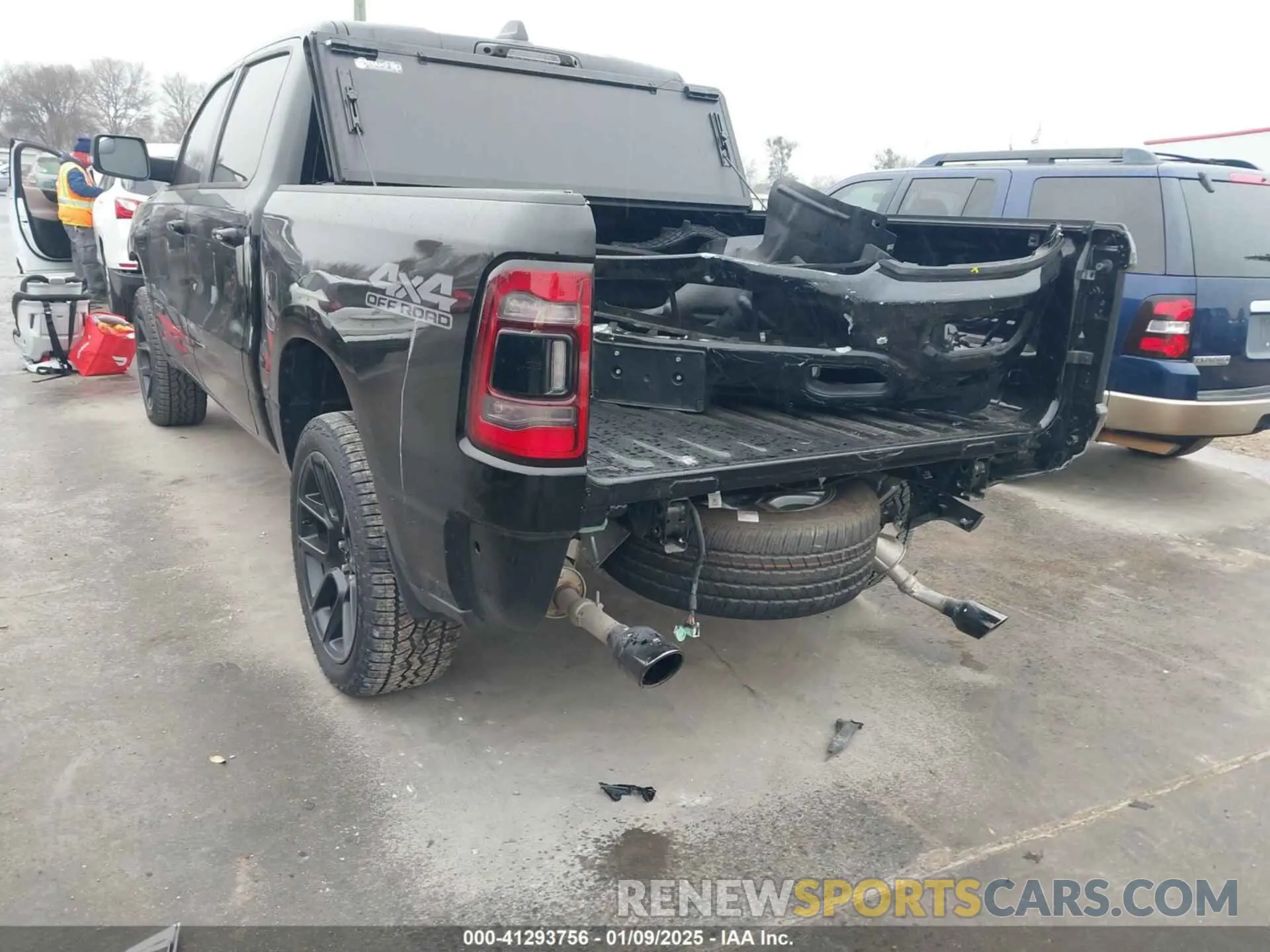 21 Photograph of a damaged car 1C6SRFJT2RN172032 RAM 1500 2024