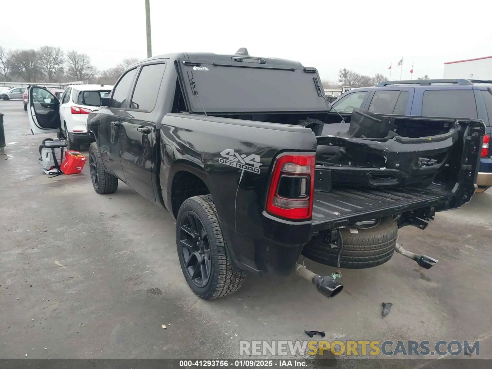 3 Photograph of a damaged car 1C6SRFJT2RN172032 RAM 1500 2024
