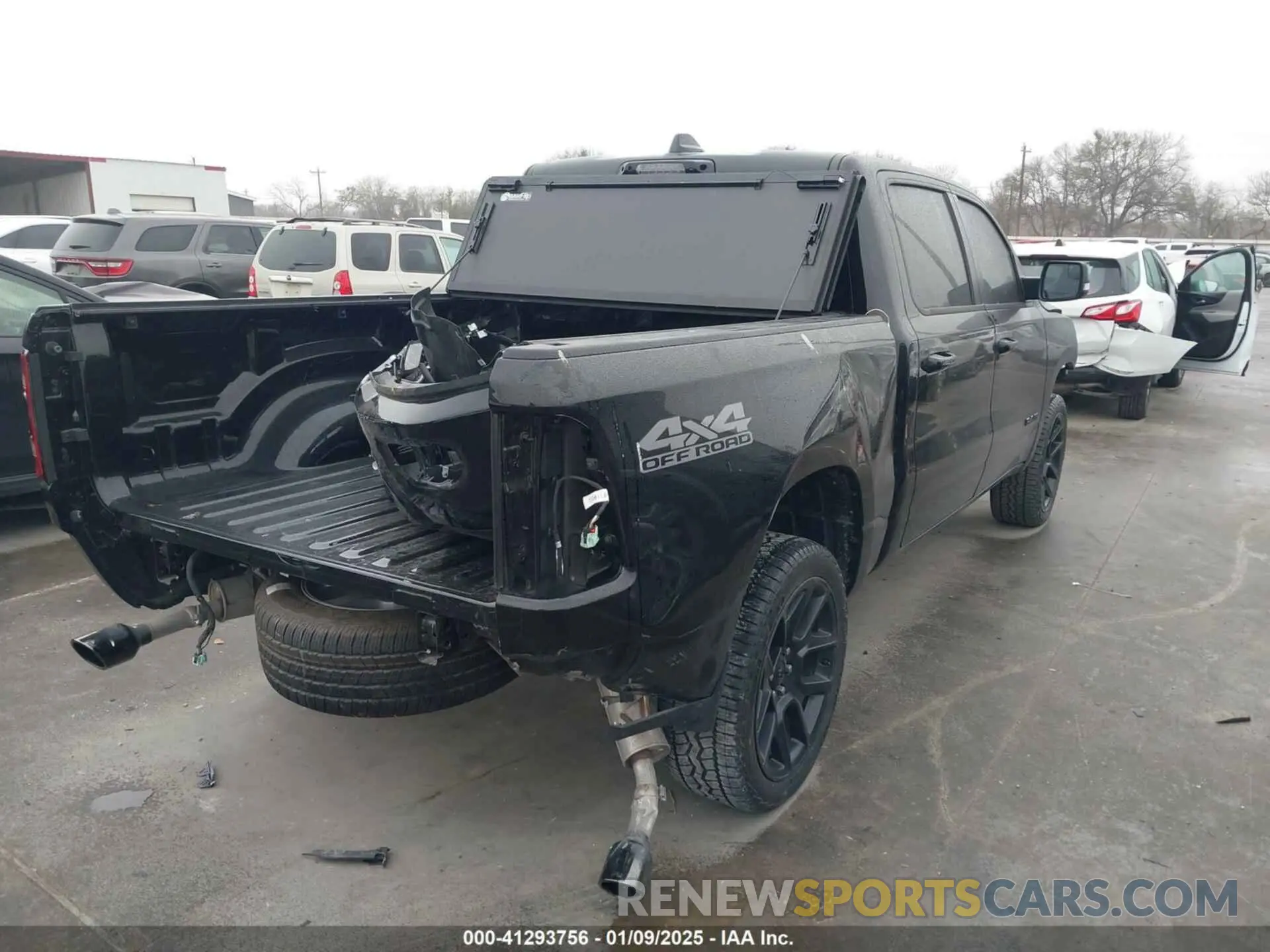 4 Photograph of a damaged car 1C6SRFJT2RN172032 RAM 1500 2024