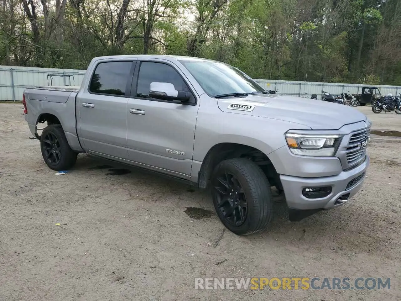 4 Photograph of a damaged car 1C6SRFJT5RN159372 RAM 1500 2024