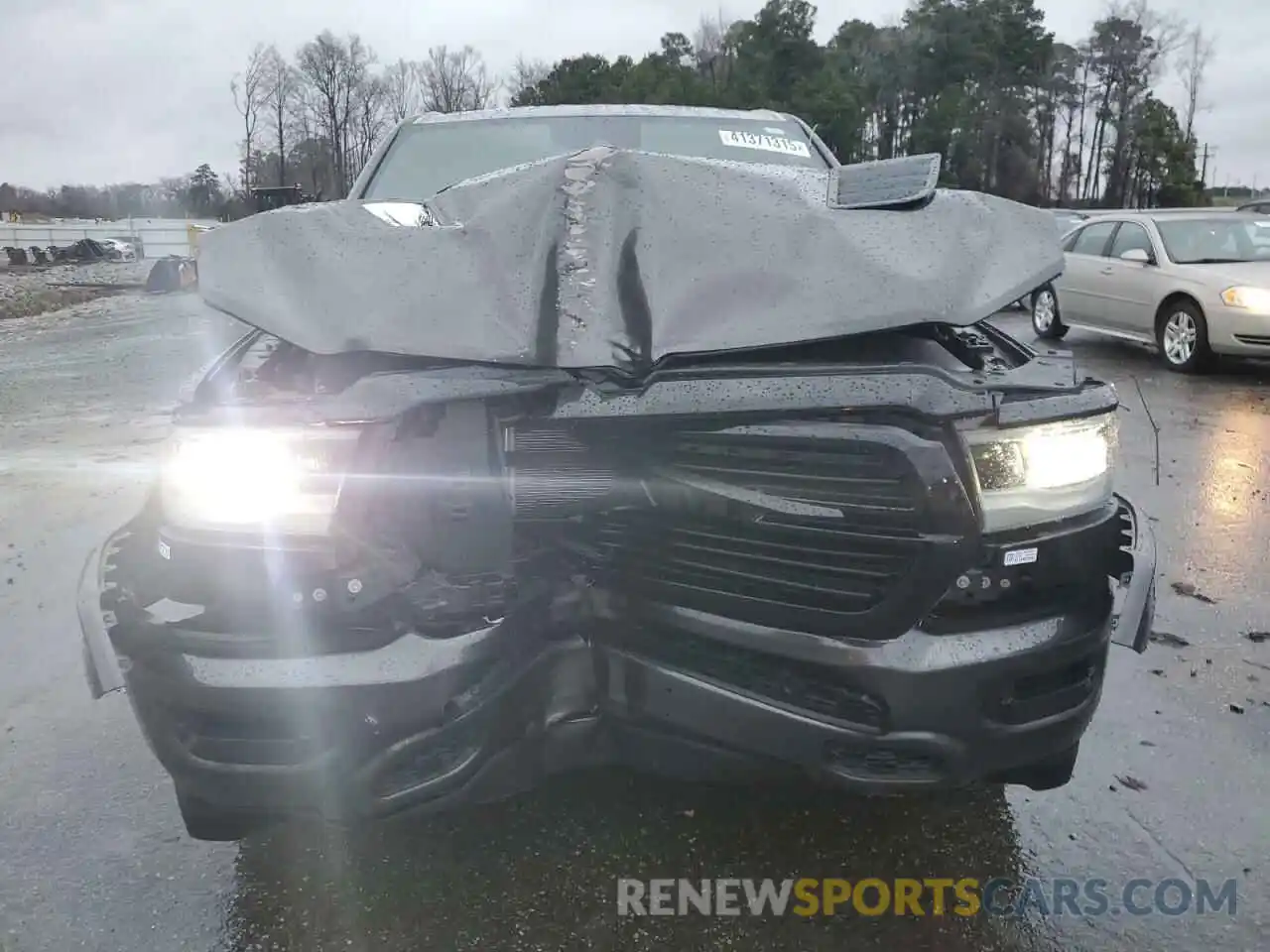 5 Photograph of a damaged car 1C6SRFJT7RN142069 RAM 1500 2024