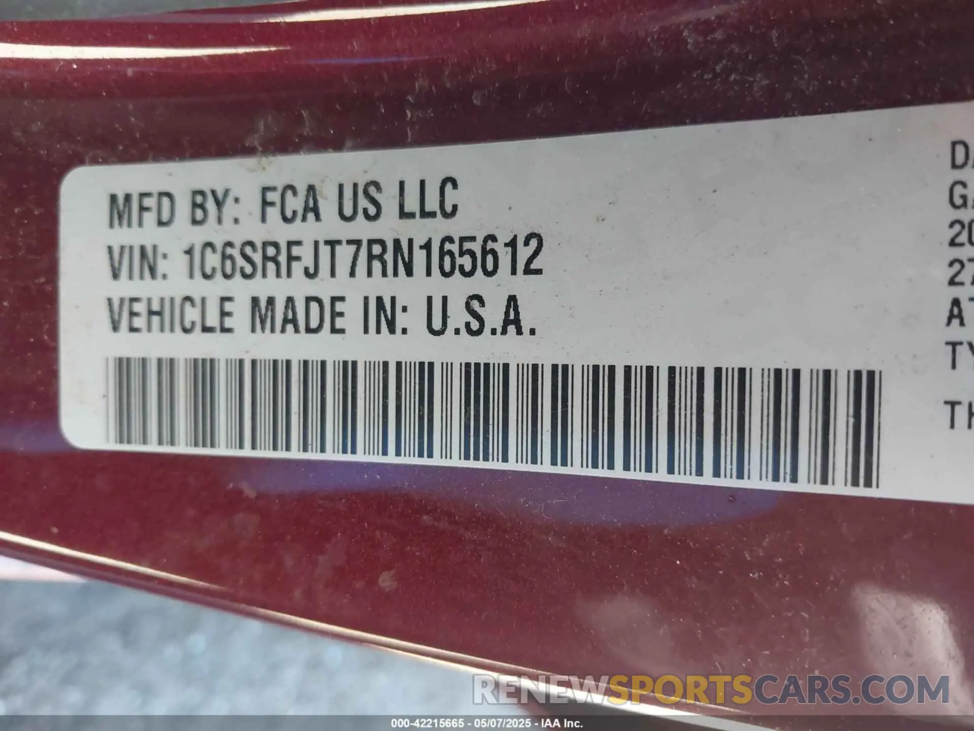 9 Photograph of a damaged car 1C6SRFJT7RN165612 RAM 1500 2024