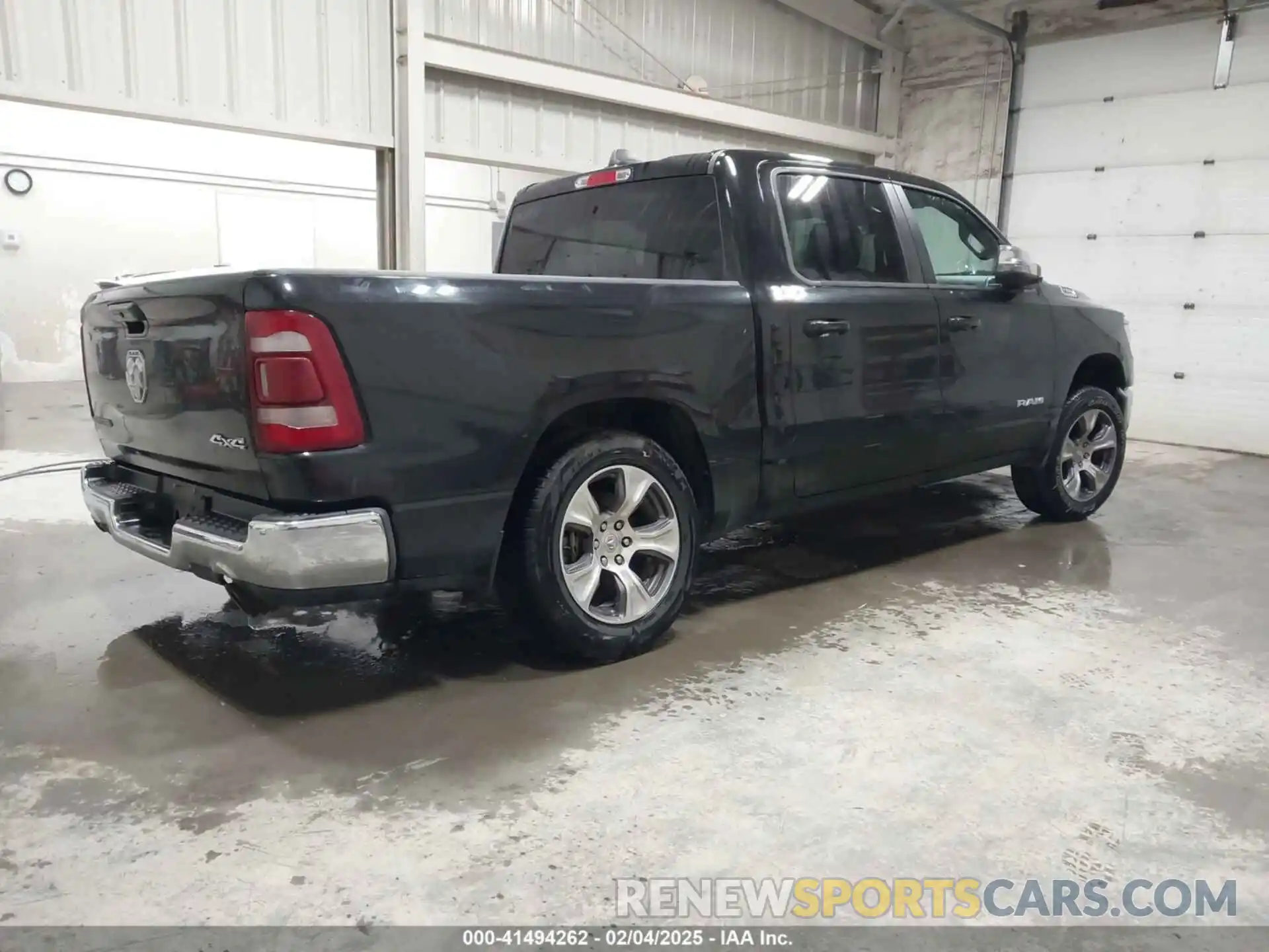 4 Photograph of a damaged car 1C6SRFJT7RN232760 RAM 1500 2024