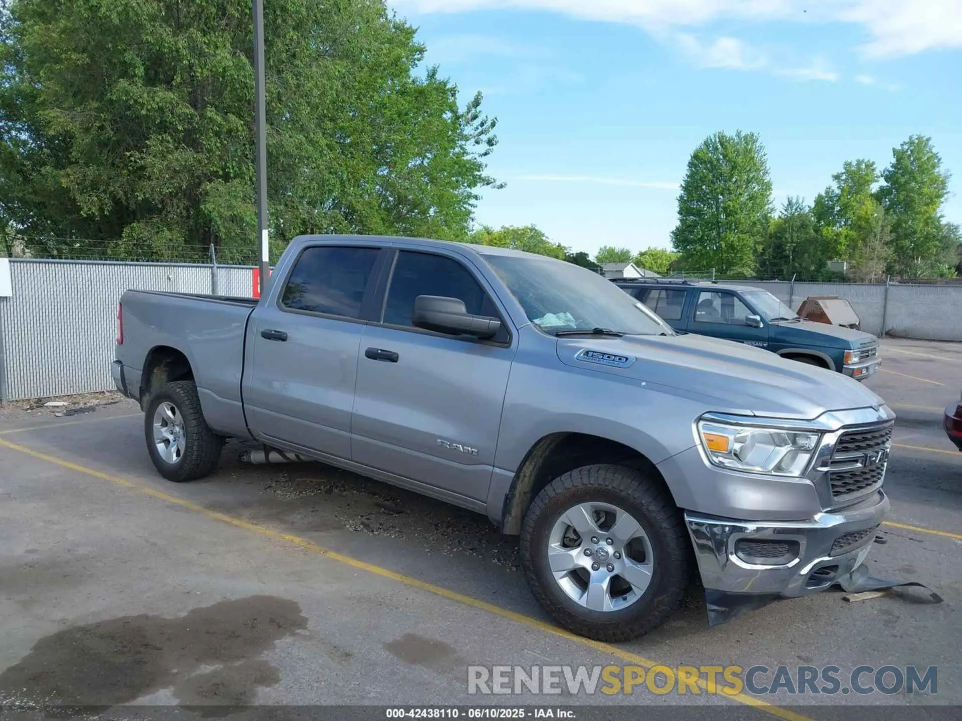 1 Photograph of a damaged car 1C6SRFMT3RN106181 RAM 1500 2024