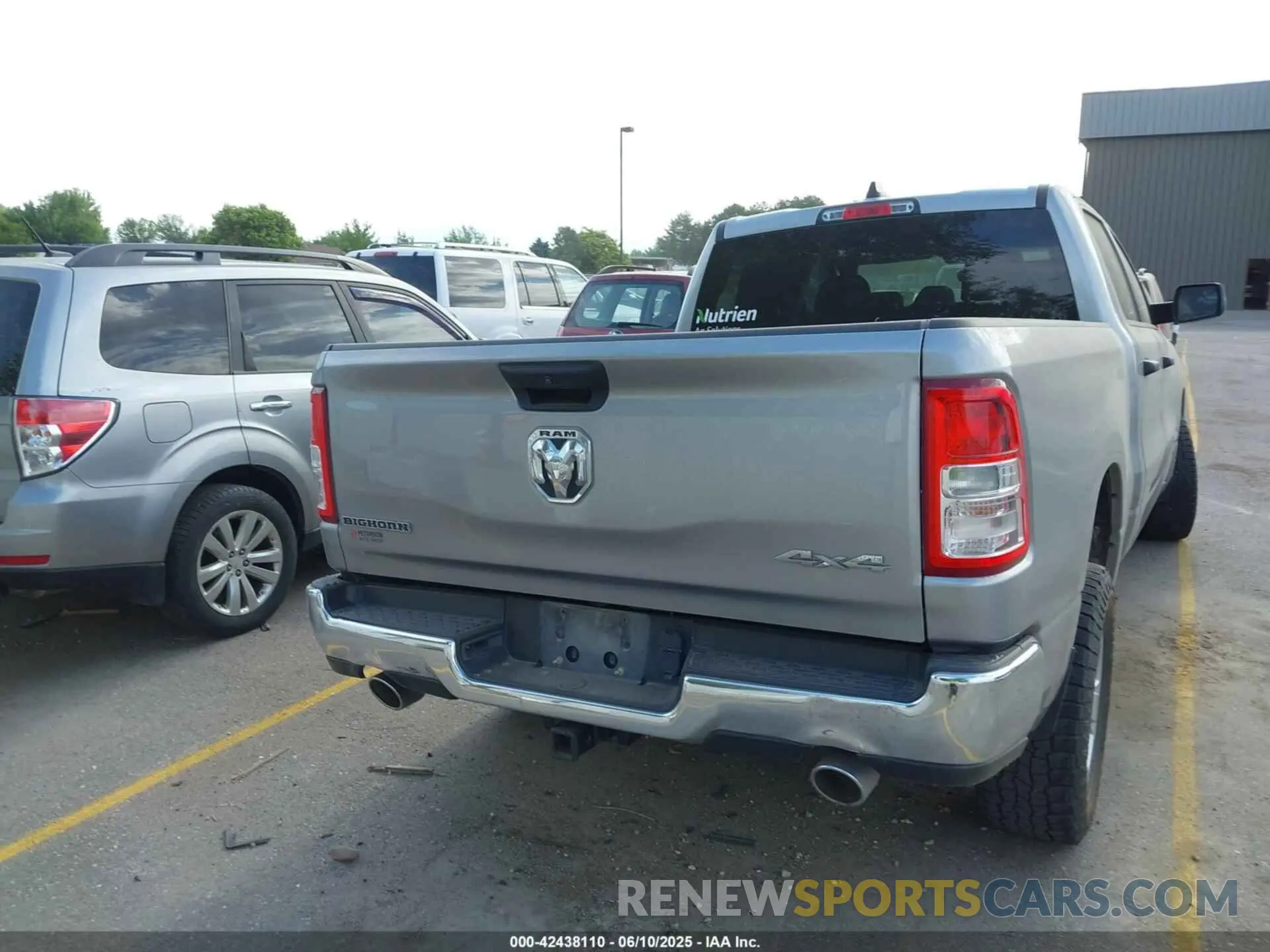 16 Photograph of a damaged car 1C6SRFMT3RN106181 RAM 1500 2024