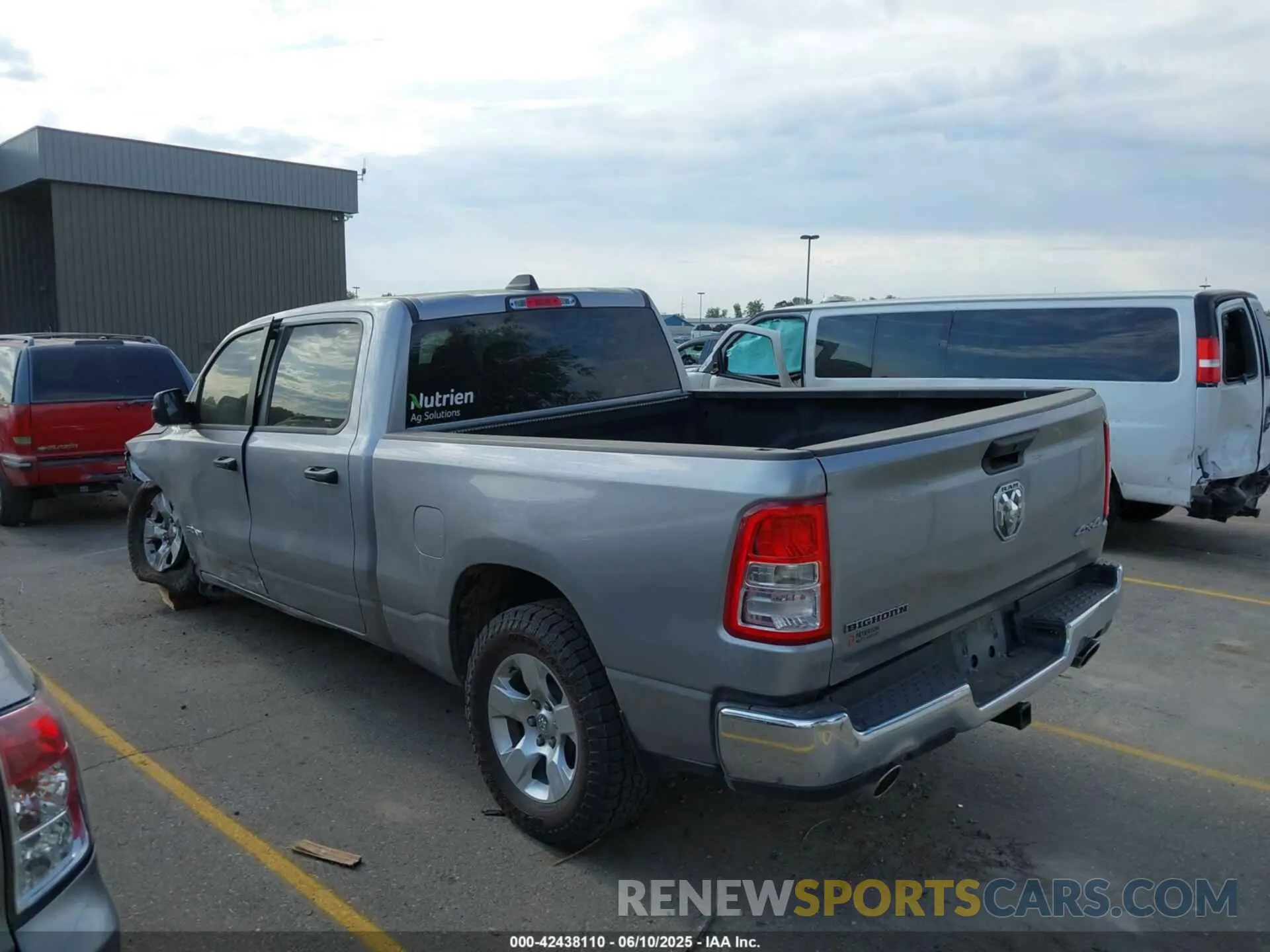 3 Photograph of a damaged car 1C6SRFMT3RN106181 RAM 1500 2024