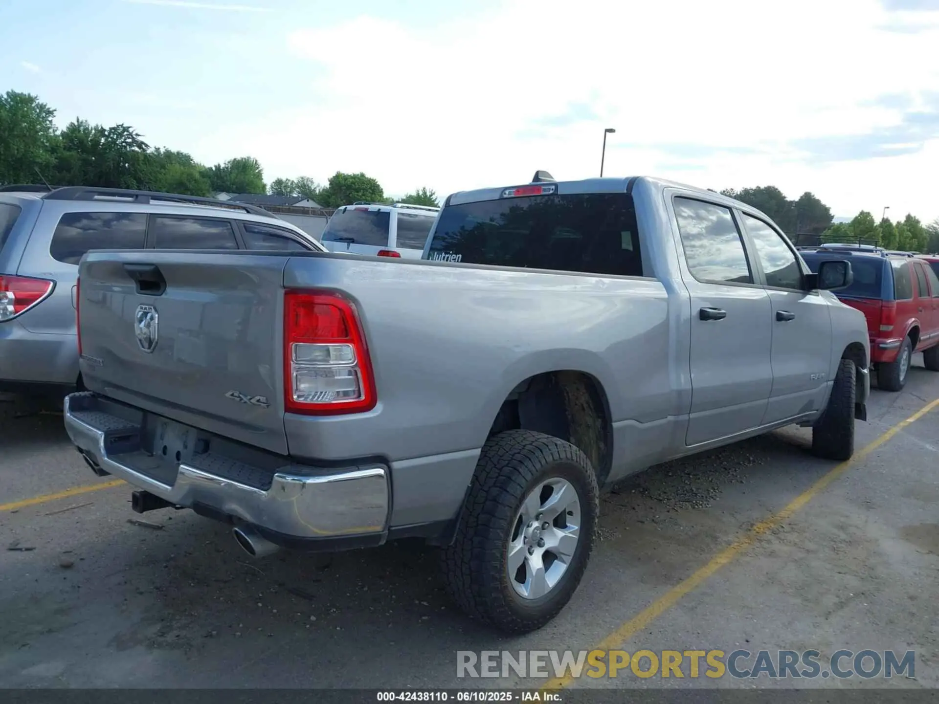 4 Photograph of a damaged car 1C6SRFMT3RN106181 RAM 1500 2024