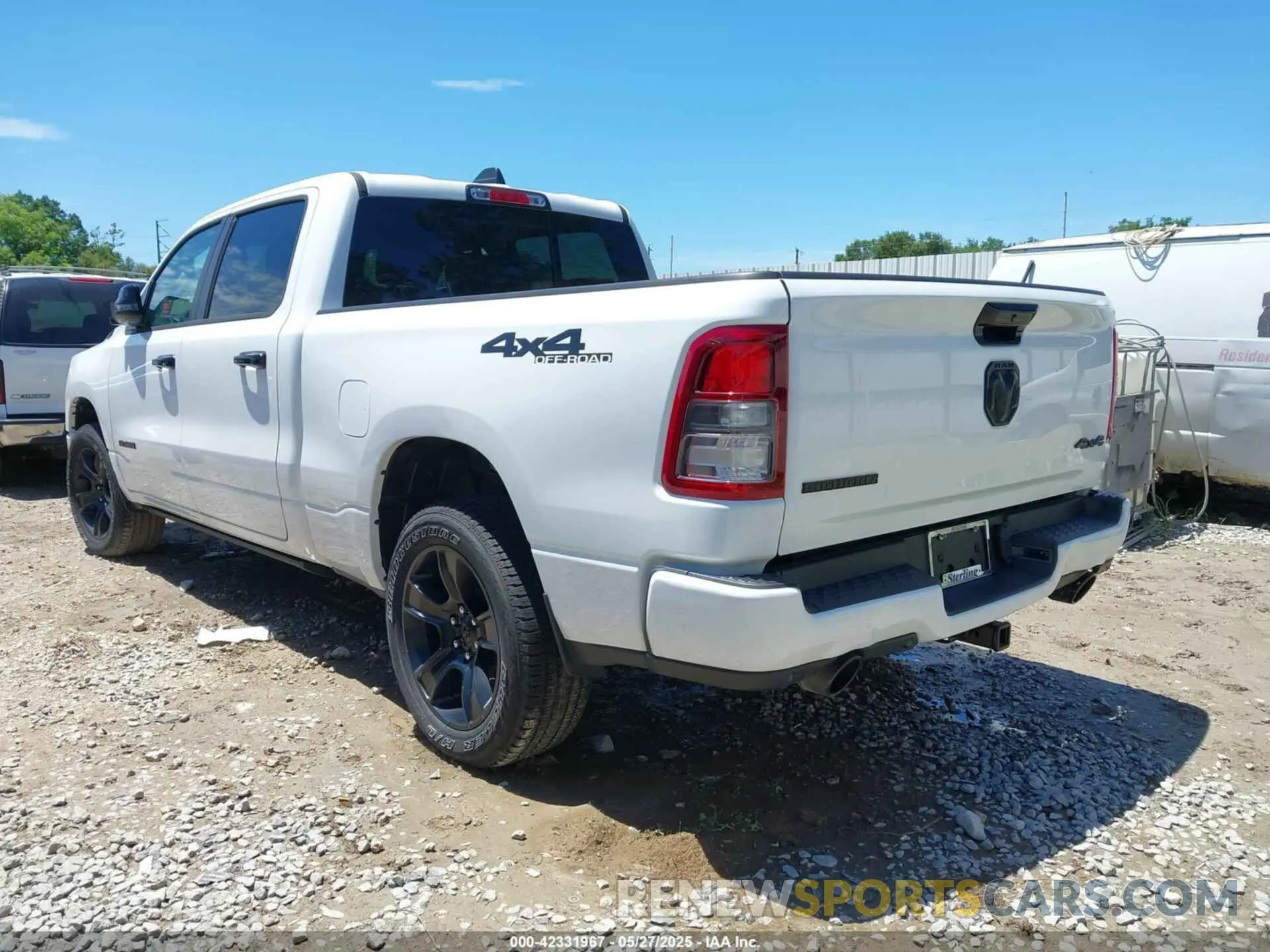 3 Photograph of a damaged car 1C6SRFMTXRN169472 RAM 1500 2024