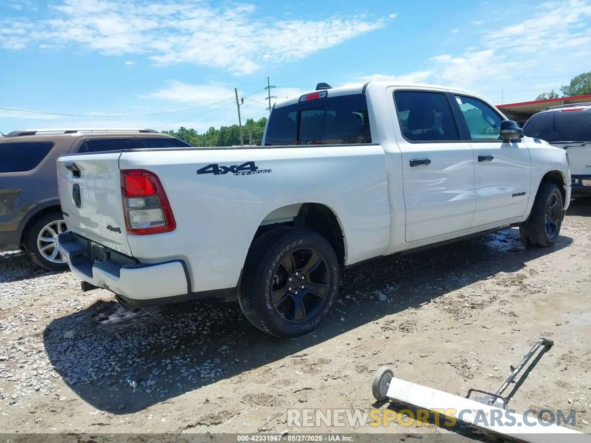4 Photograph of a damaged car 1C6SRFMTXRN169472 RAM 1500 2024