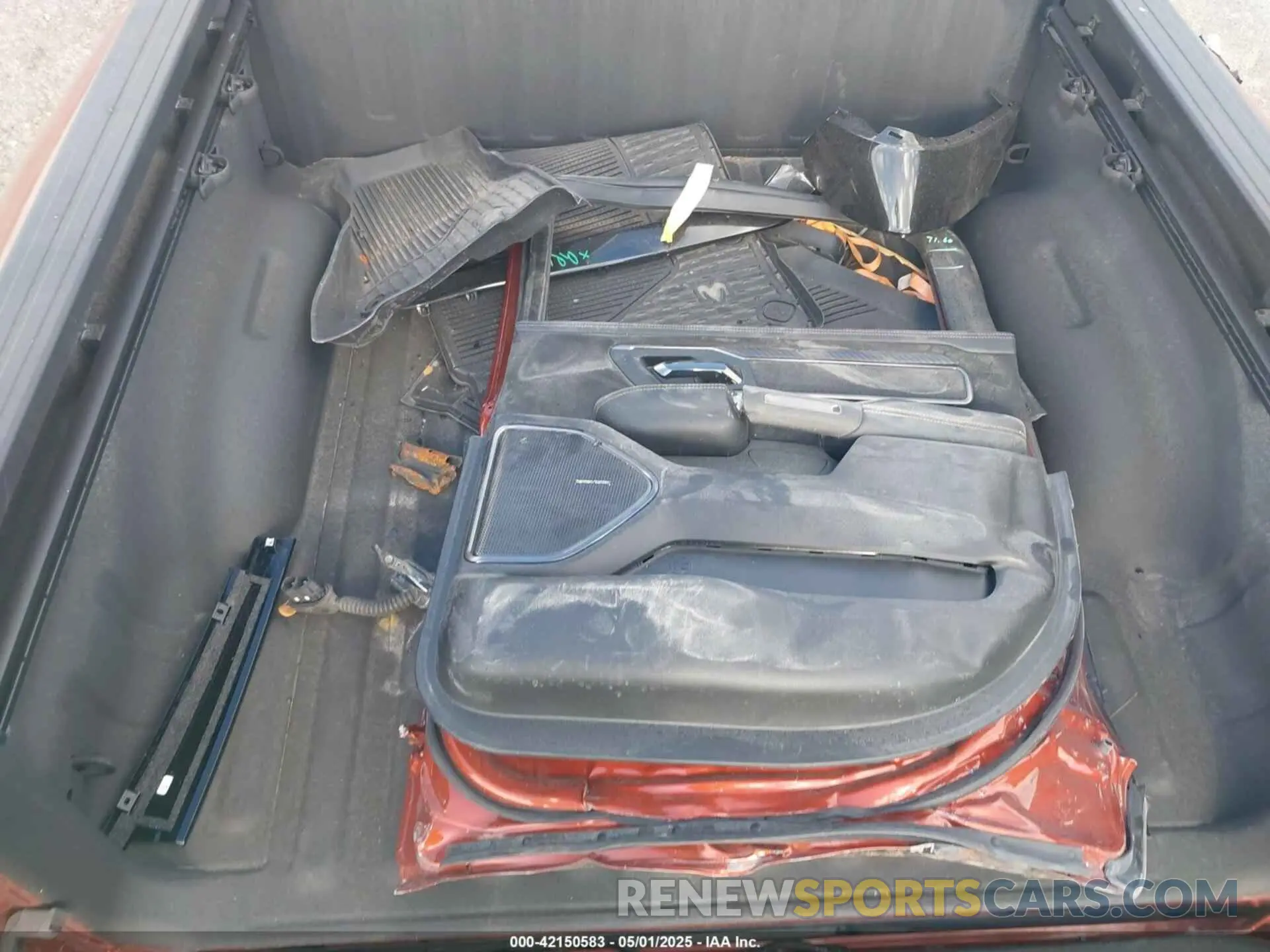 21 Photograph of a damaged car 1C6SRFU98RN223288 RAM 1500 2024