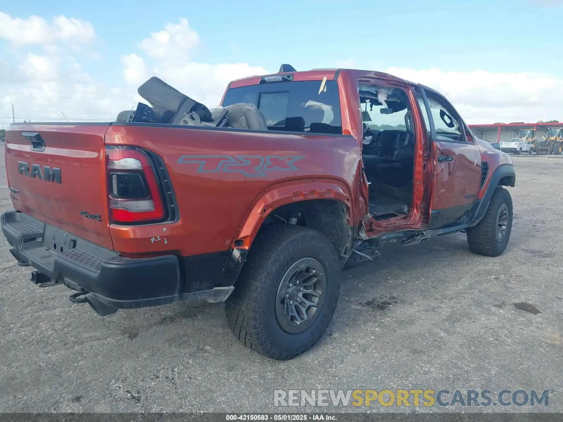 4 Photograph of a damaged car 1C6SRFU98RN223288 RAM 1500 2024
