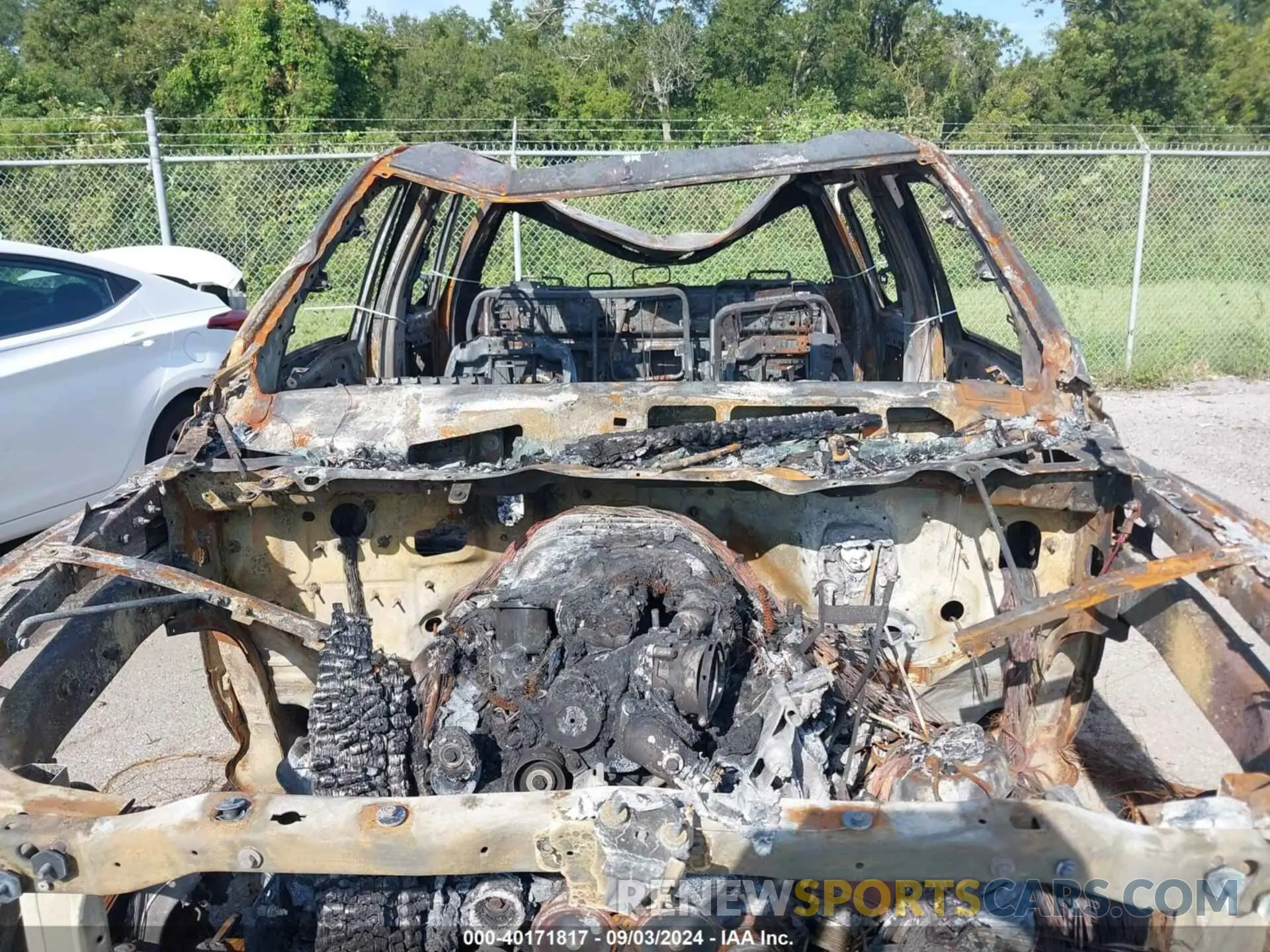 10 Photograph of a damaged car 1C6SRFU9XRN113794 RAM 1500 2024