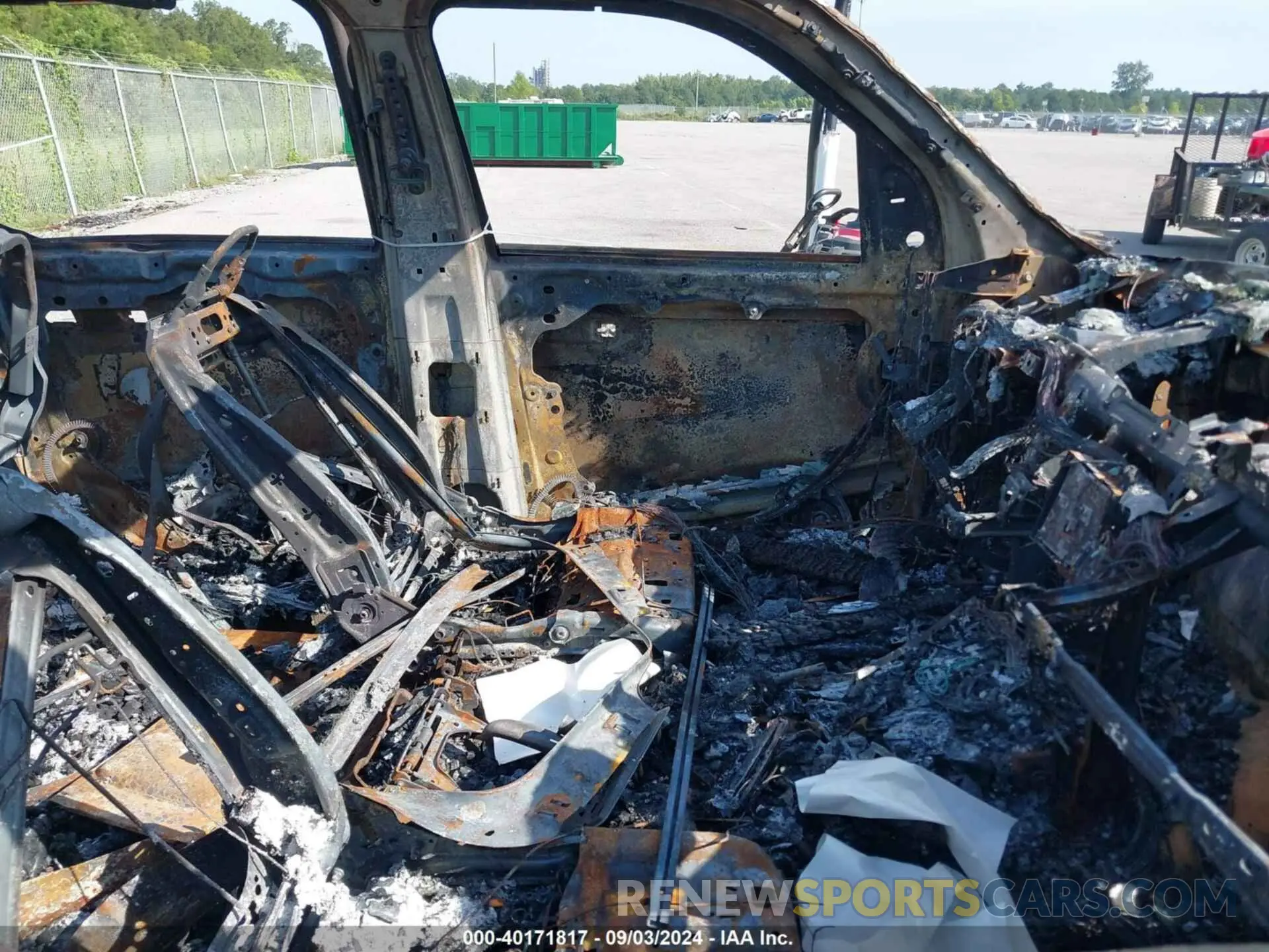 5 Photograph of a damaged car 1C6SRFU9XRN113794 RAM 1500 2024
