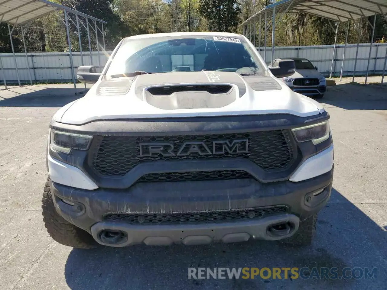 5 Photograph of a damaged car 1C6SRFU9XRN195722 RAM 1500 2024