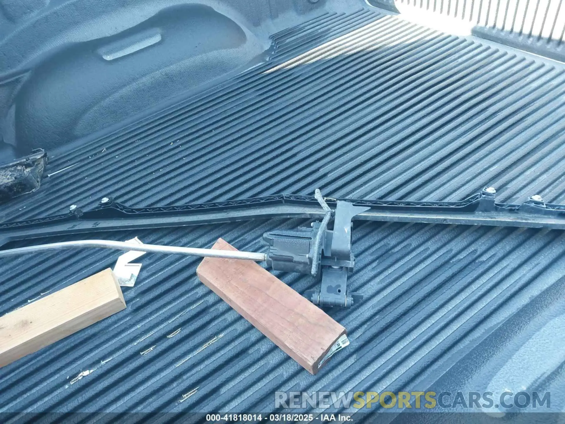 12 Photograph of a damaged car 1C6RREBGXSN537461 RAM 1500 2025
