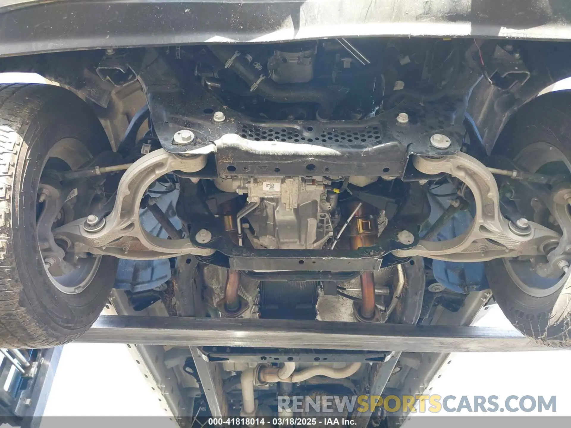 18 Photograph of a damaged car 1C6RREBGXSN537461 RAM 1500 2025