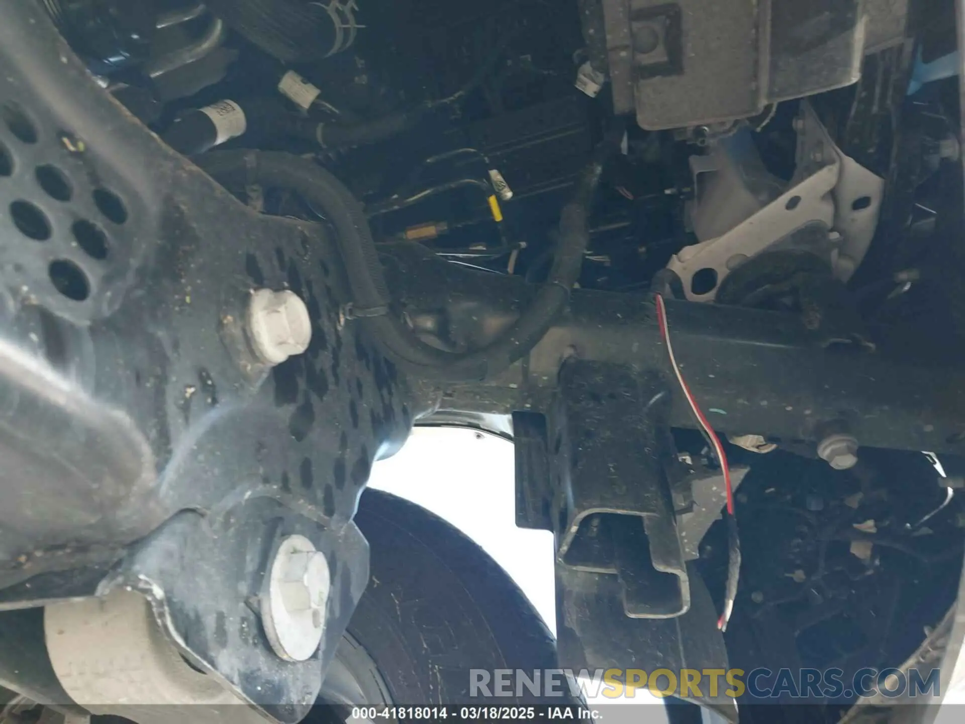 20 Photograph of a damaged car 1C6RREBGXSN537461 RAM 1500 2025