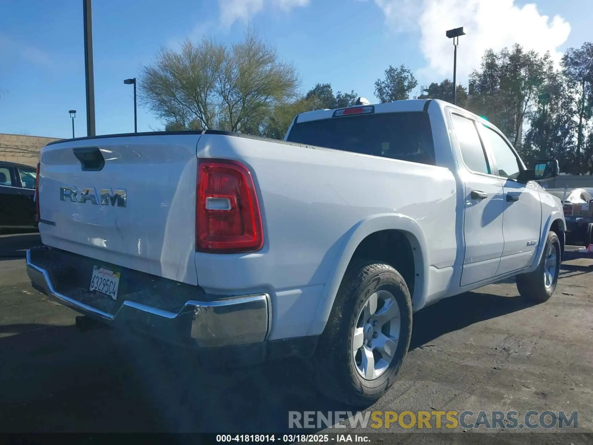 4 Photograph of a damaged car 1C6RREBGXSN537461 RAM 1500 2025