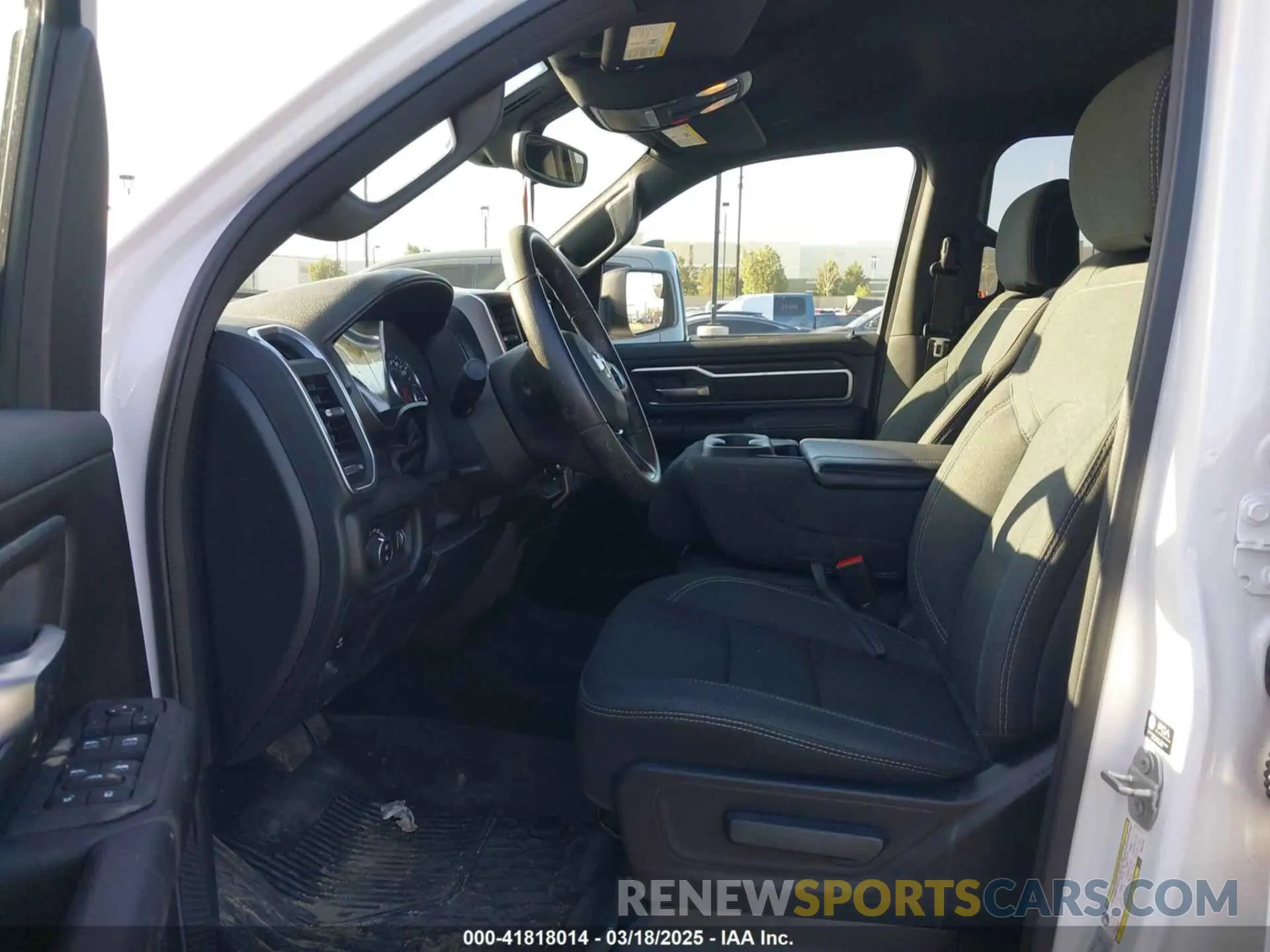 5 Photograph of a damaged car 1C6RREBGXSN537461 RAM 1500 2025