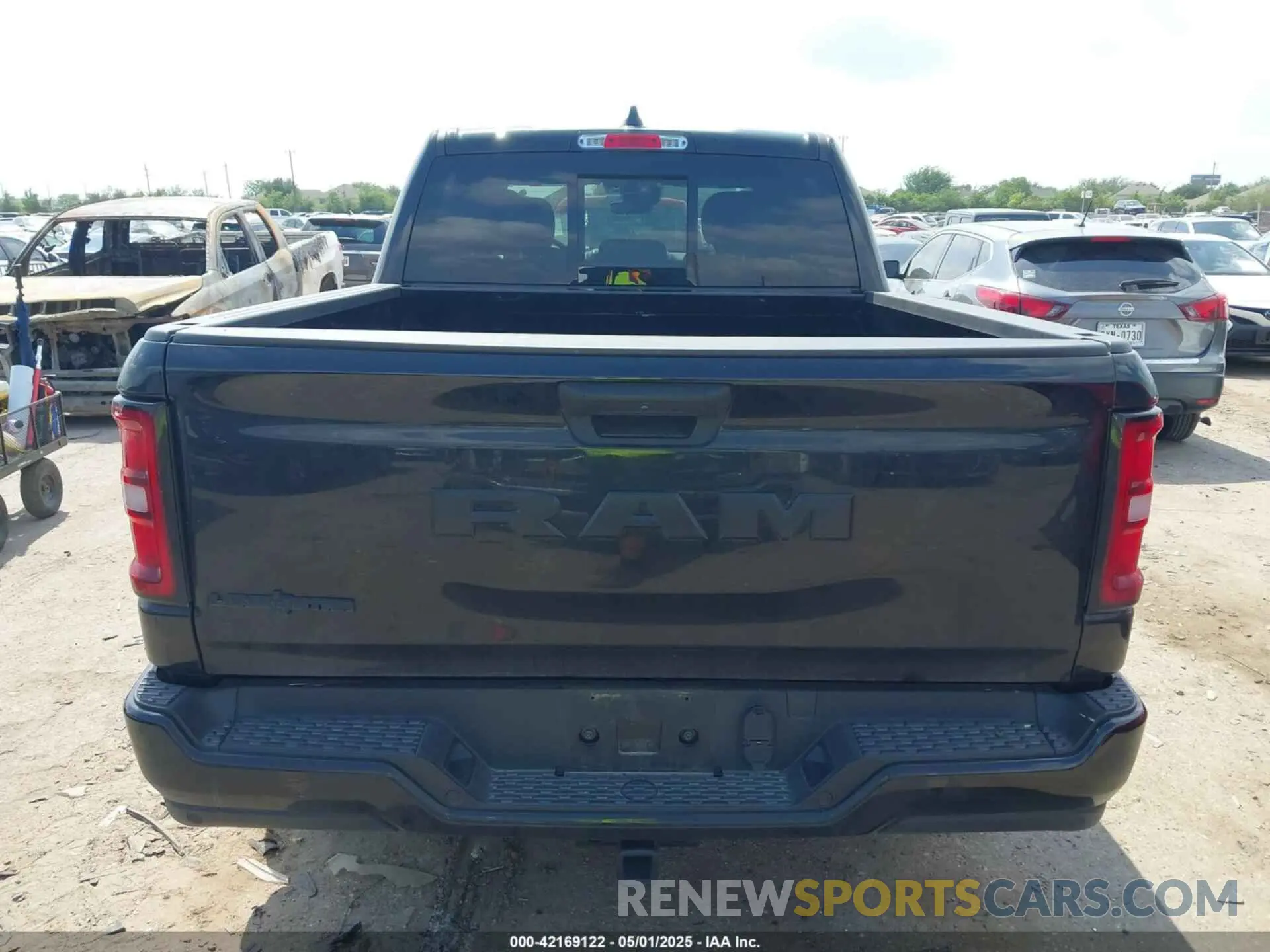 16 Photograph of a damaged car 1C6RREFG2SN534273 RAM 1500 2025