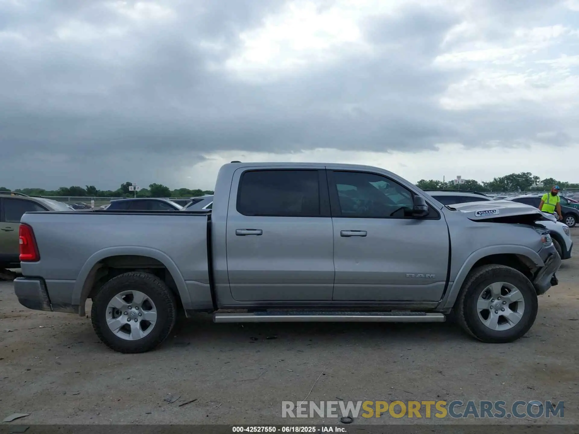 14 Photograph of a damaged car 1C6RREFG5SN570300 RAM 1500 2025