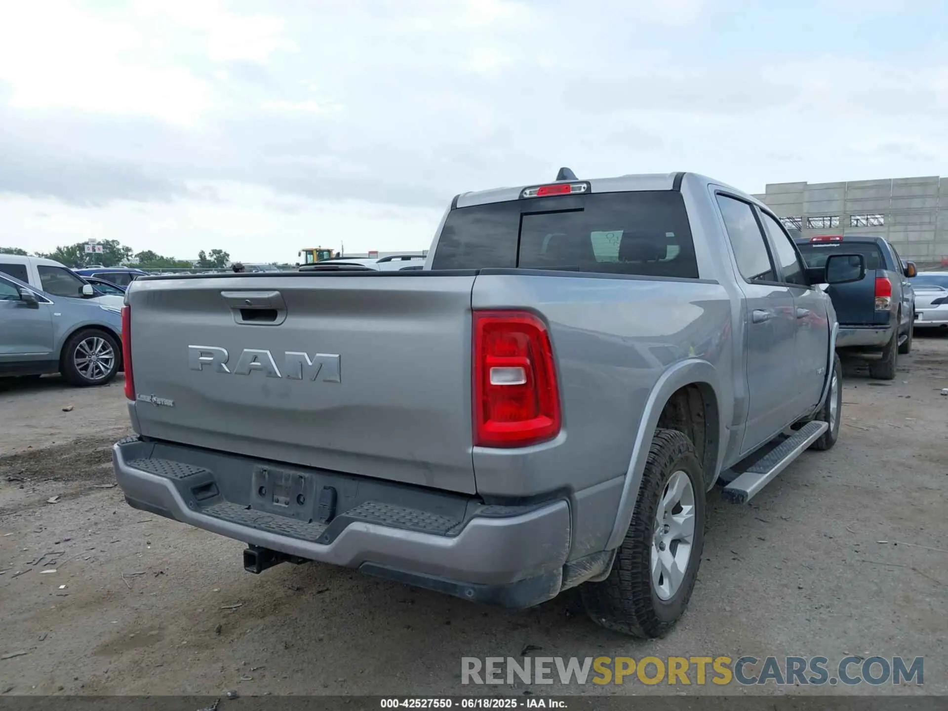 4 Photograph of a damaged car 1C6RREFG5SN570300 RAM 1500 2025