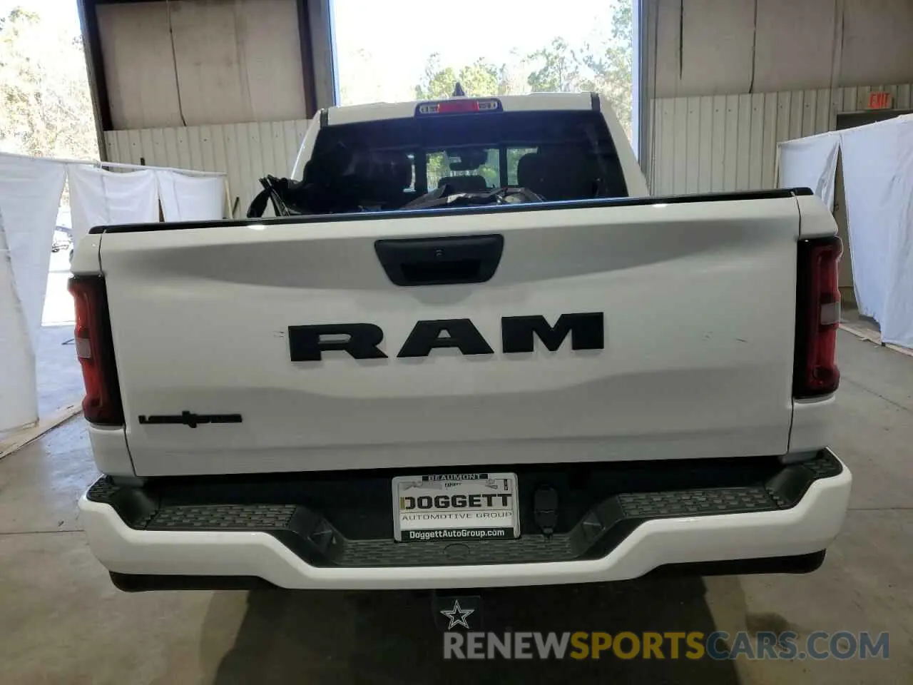 6 Photograph of a damaged car 1C6RREFG8SN570226 RAM 1500 2025